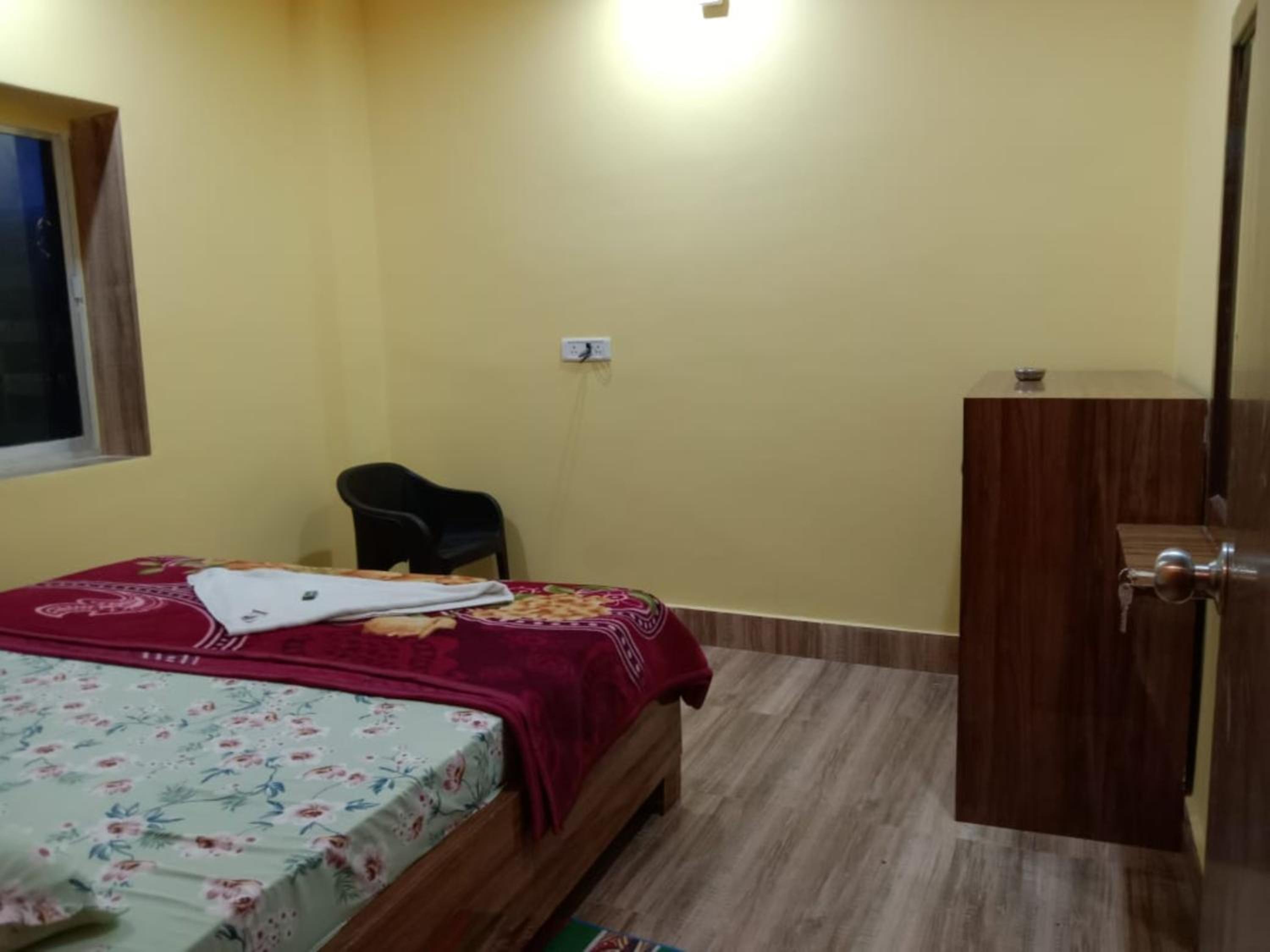 Standard Double Room With Fan - Photo 7