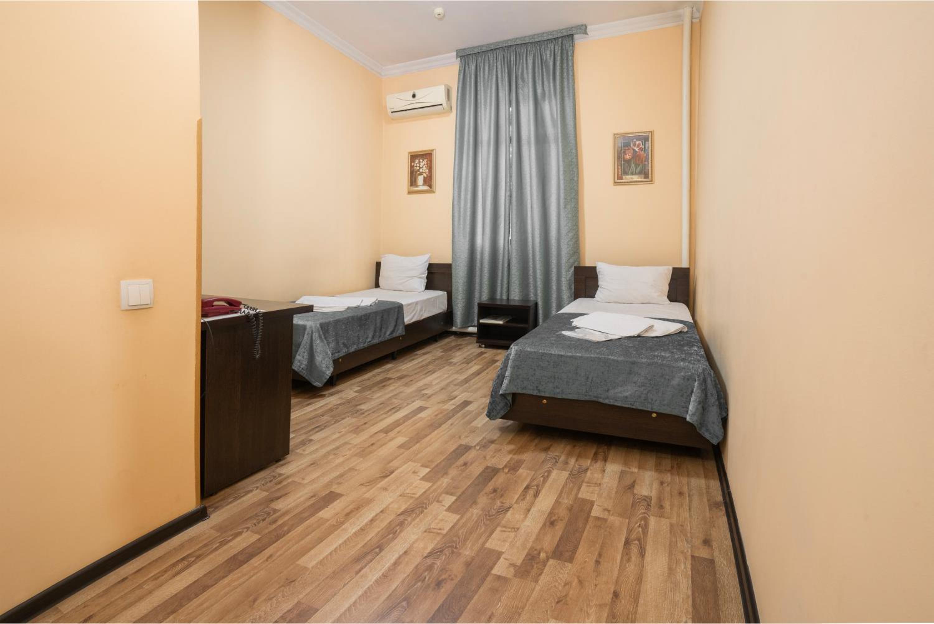 Twin Room - Photo 1