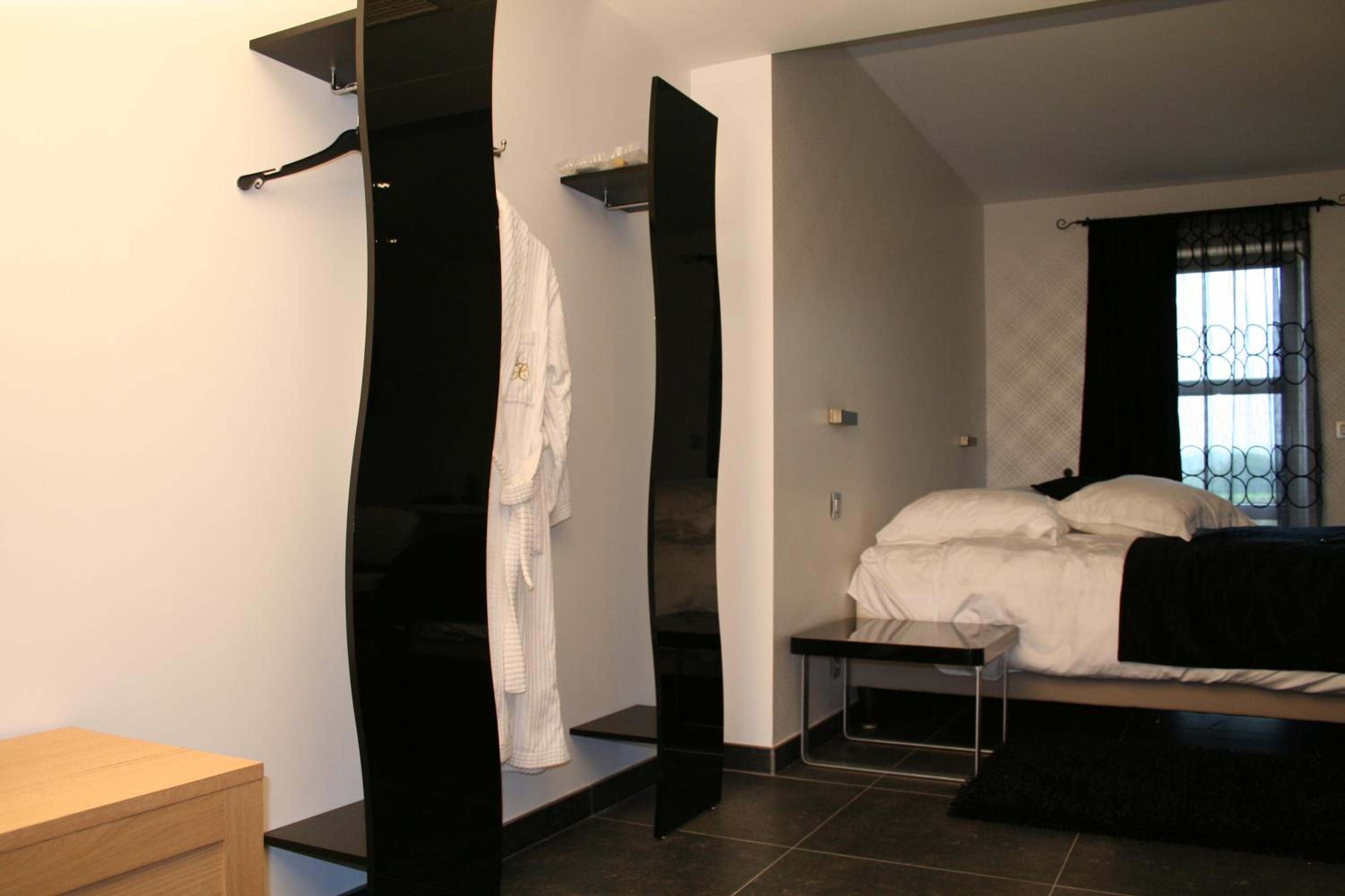 Suite with Terrace - Photo 5