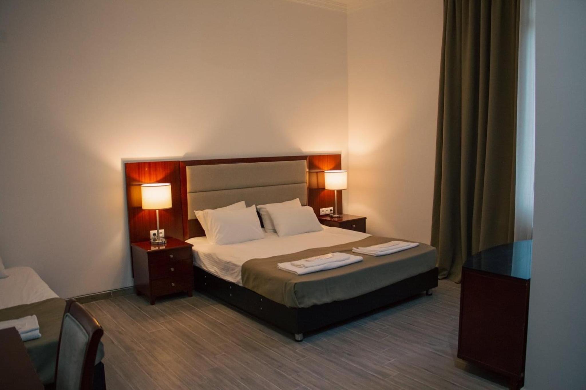 Comfort Triple Room with Shower photo 3