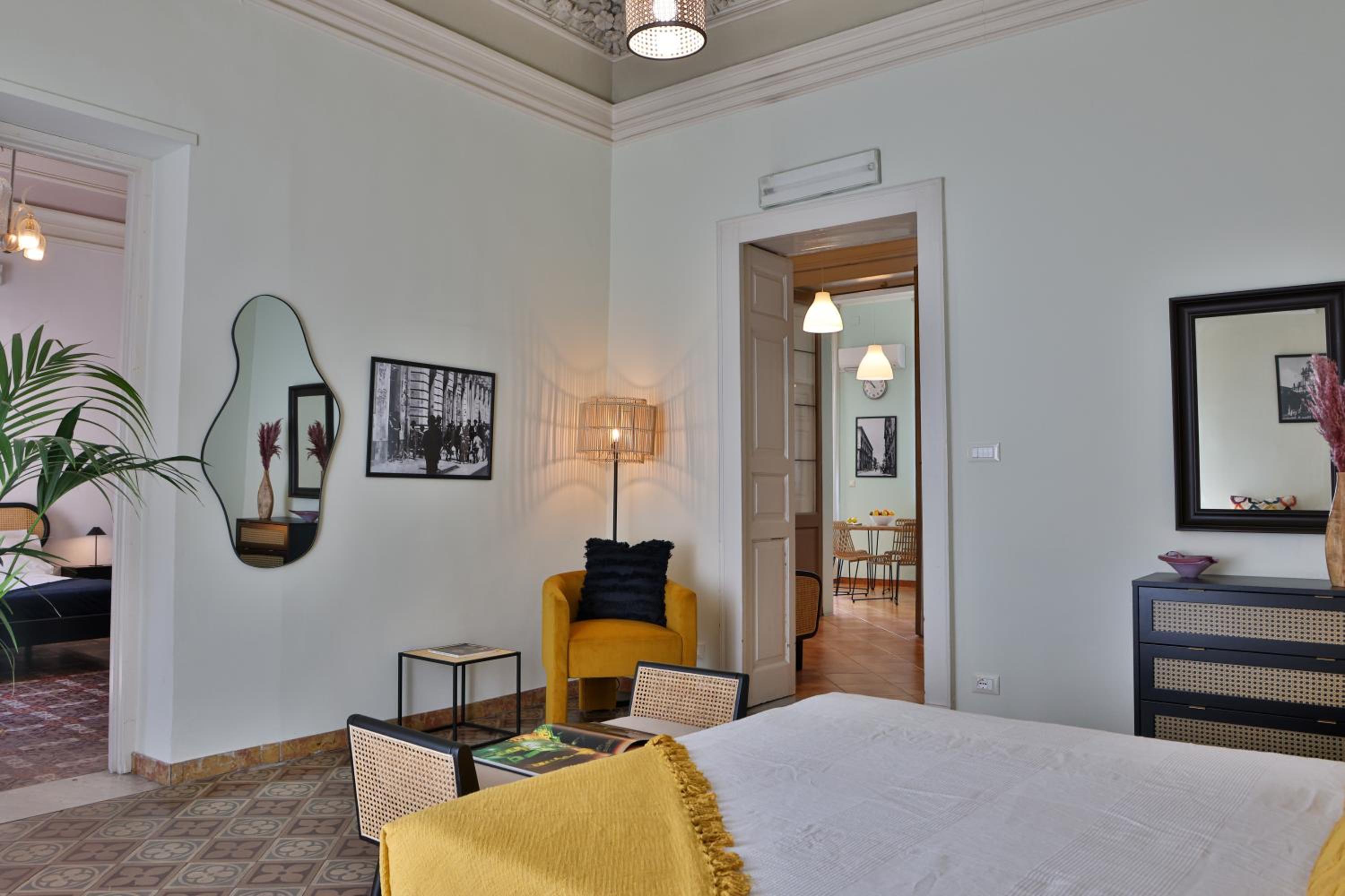 Deluxe Apartment