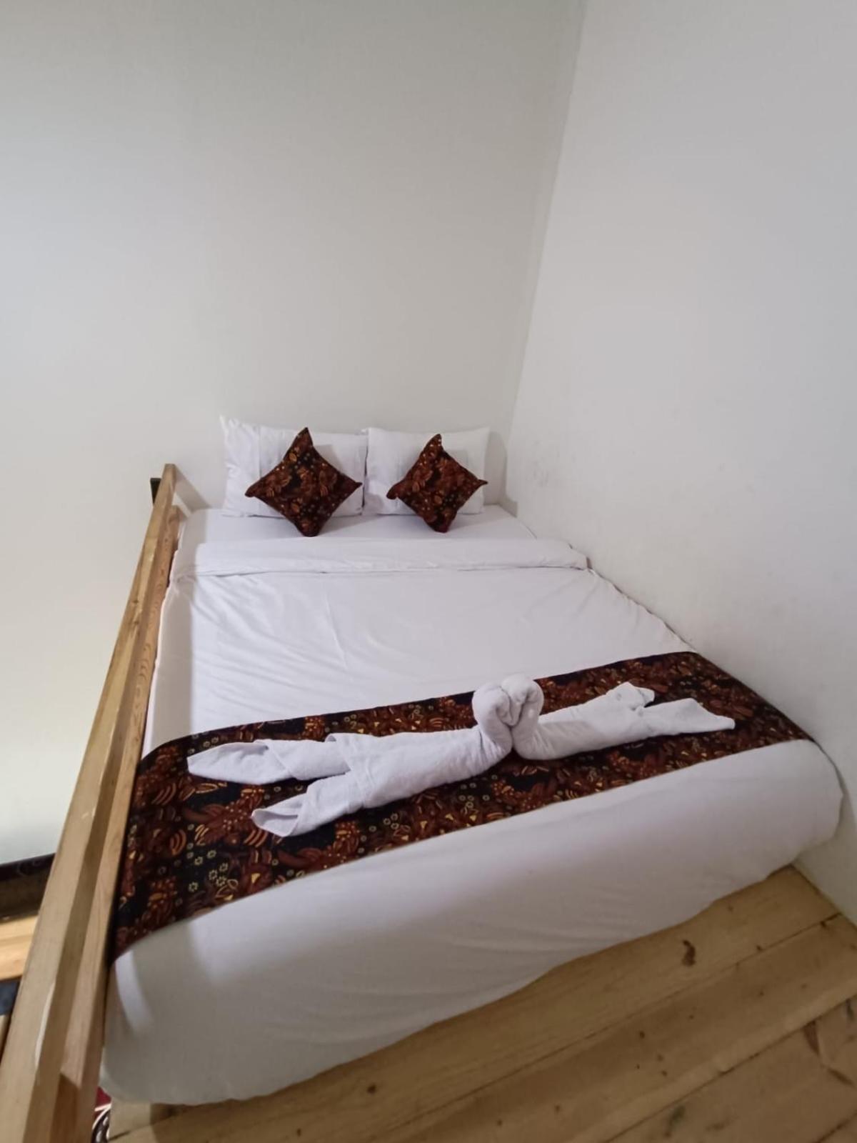 Deluxe Room (2 Adults + 1 Child) photo 3