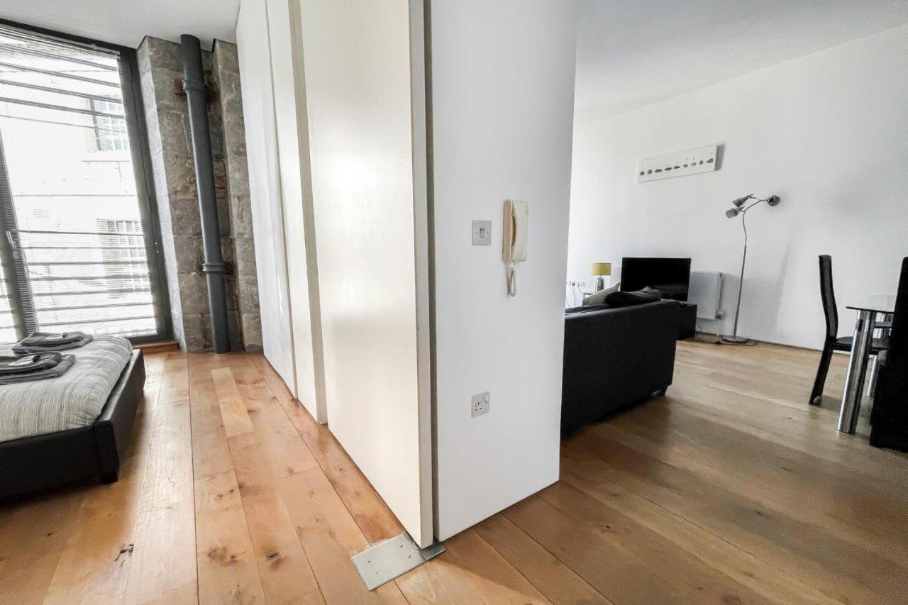 One-Bedroom Apartment with Sea View