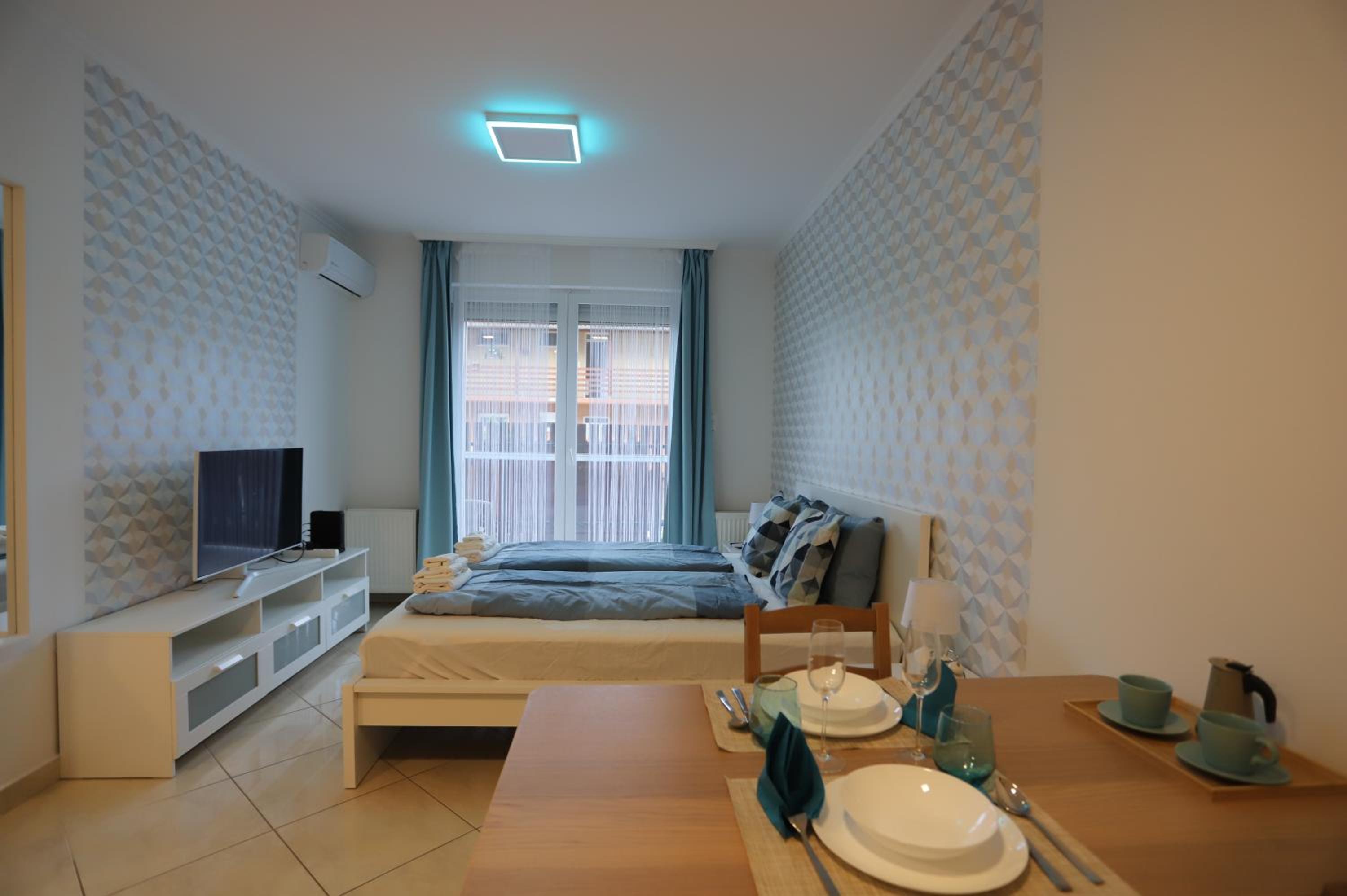 Apartment with Terrace photo 2