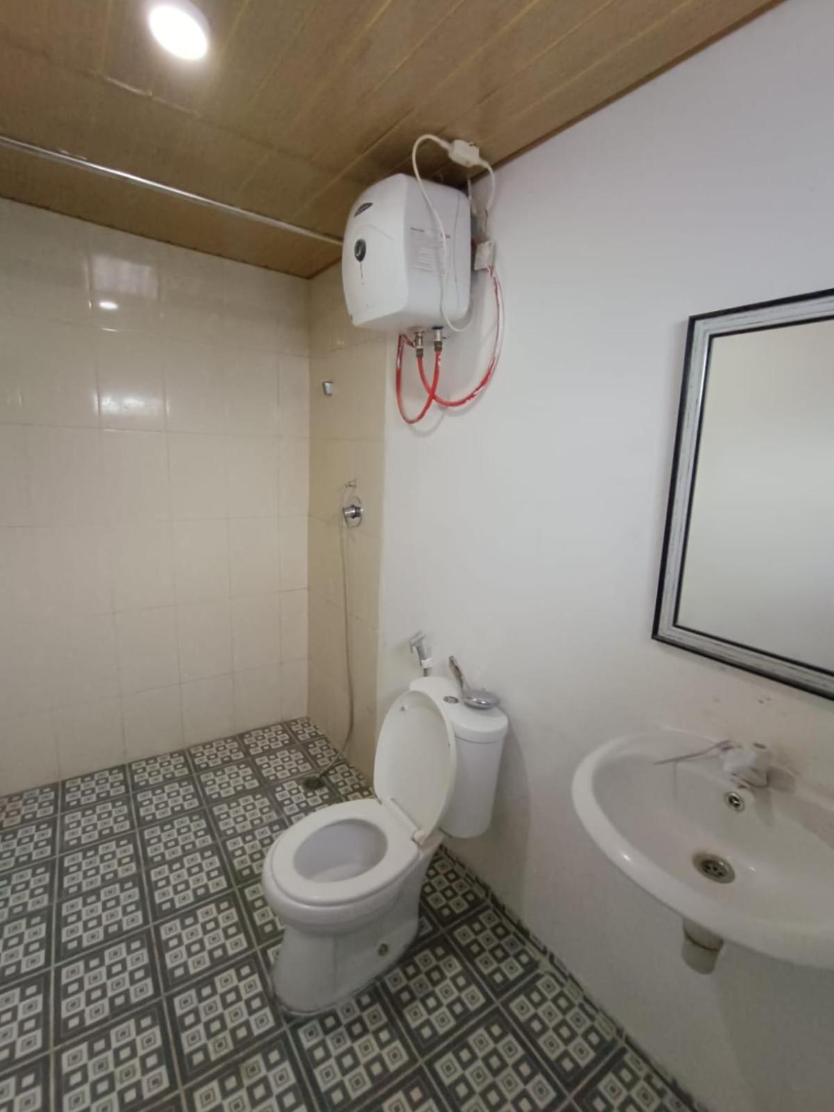 Family Room with Private Bathroom photo 2