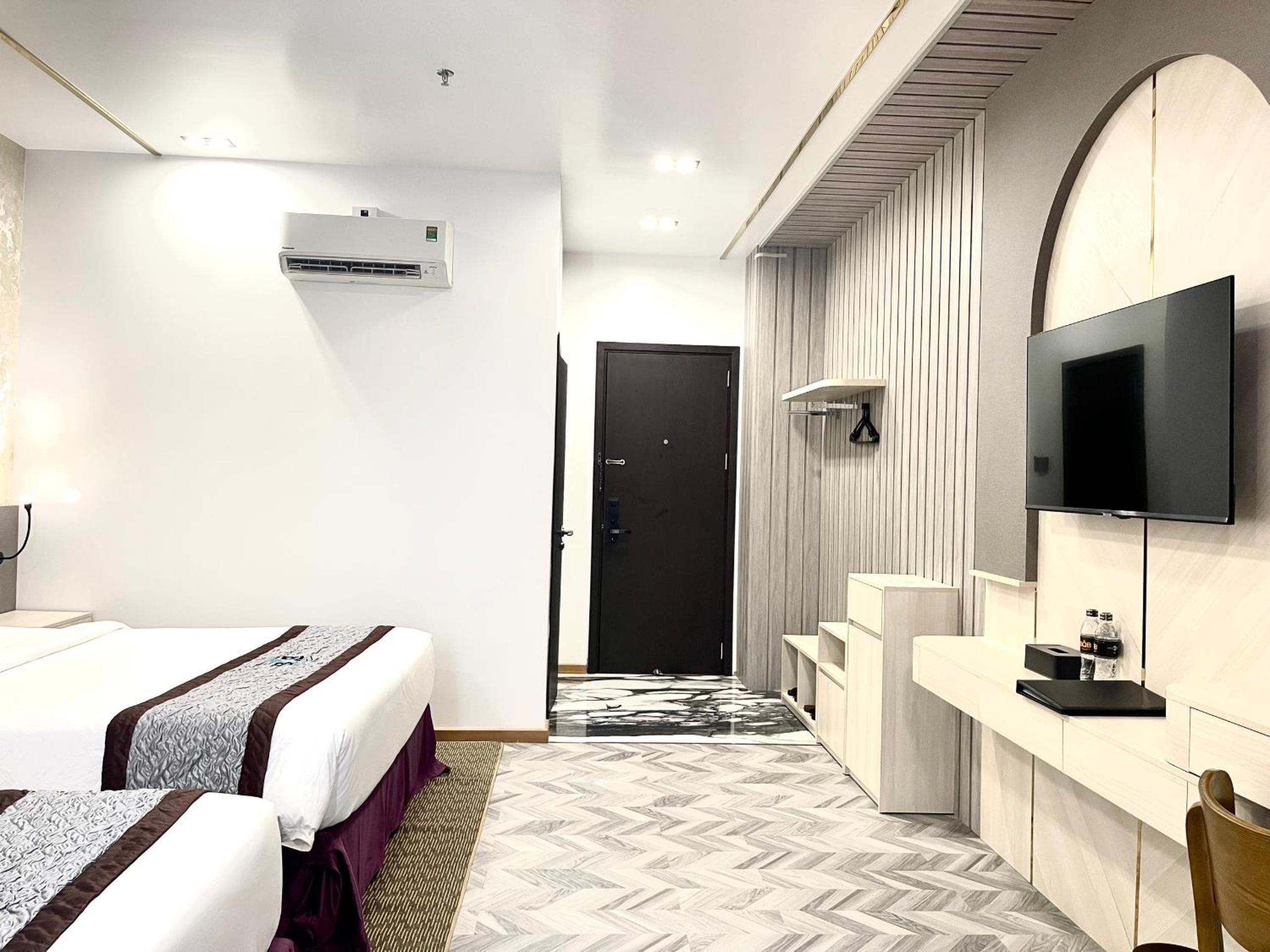 Twin Room - Photo 1