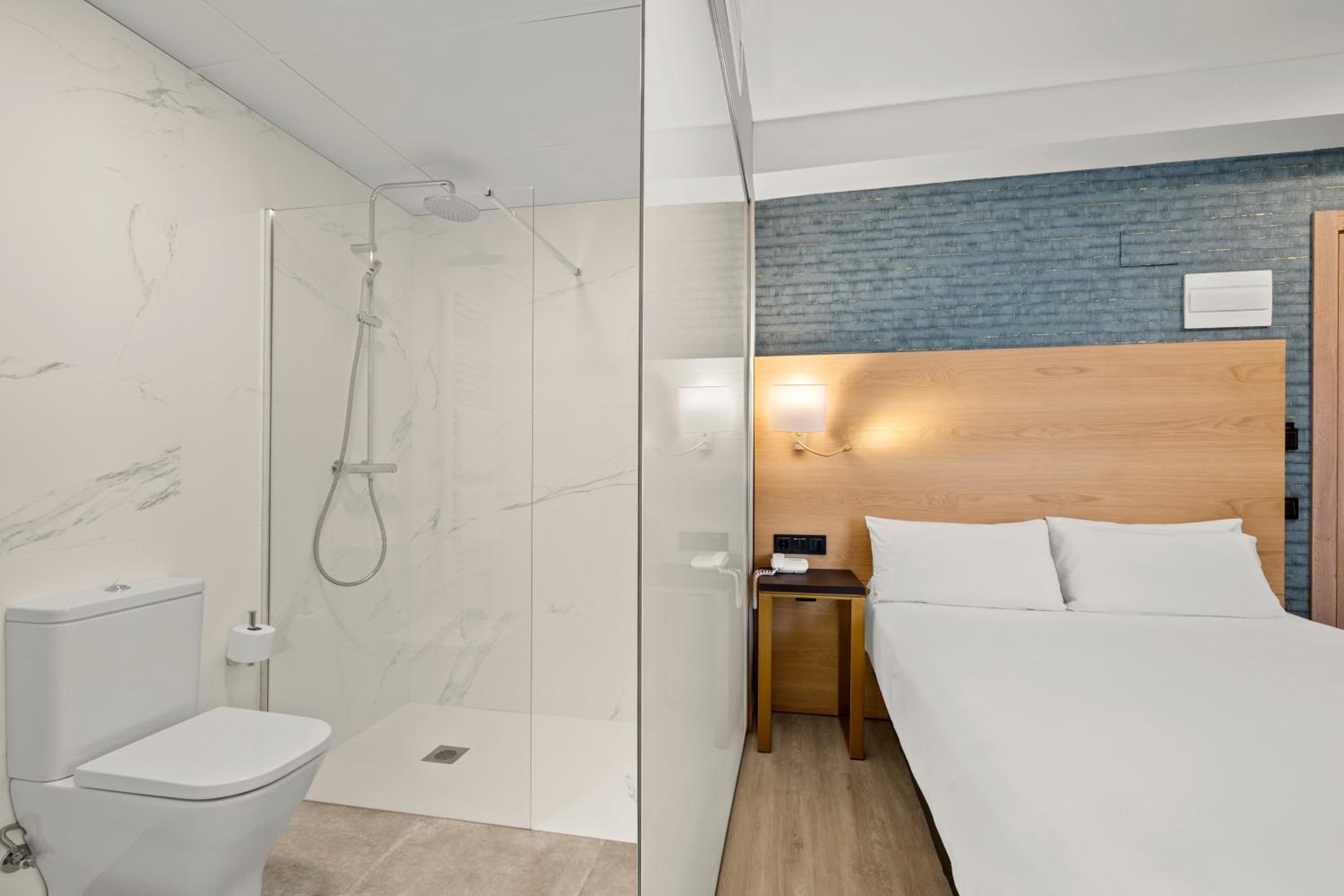 Economy Room - Photo 6
