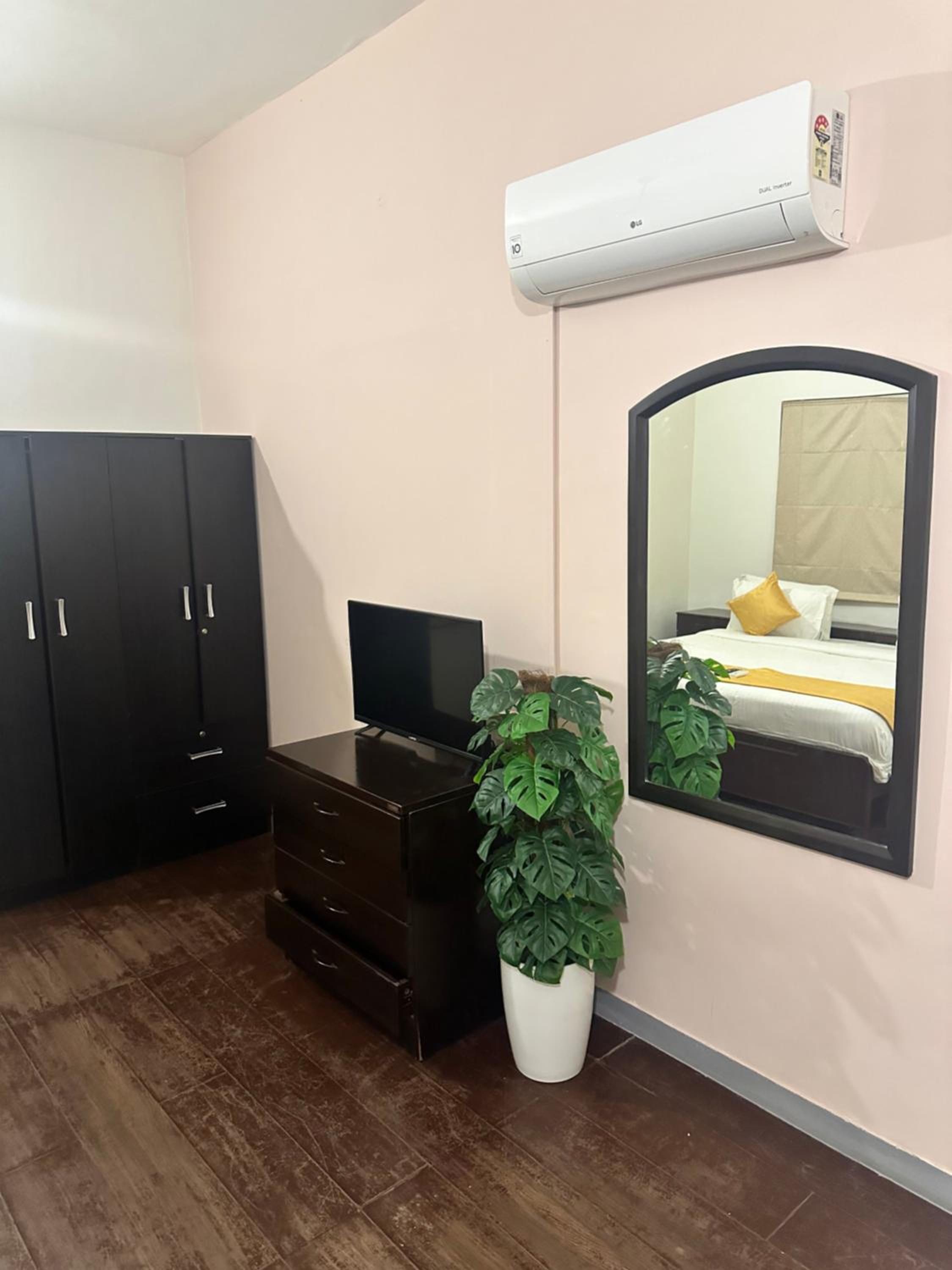 Two-Bedroom Apartment - Photo 7