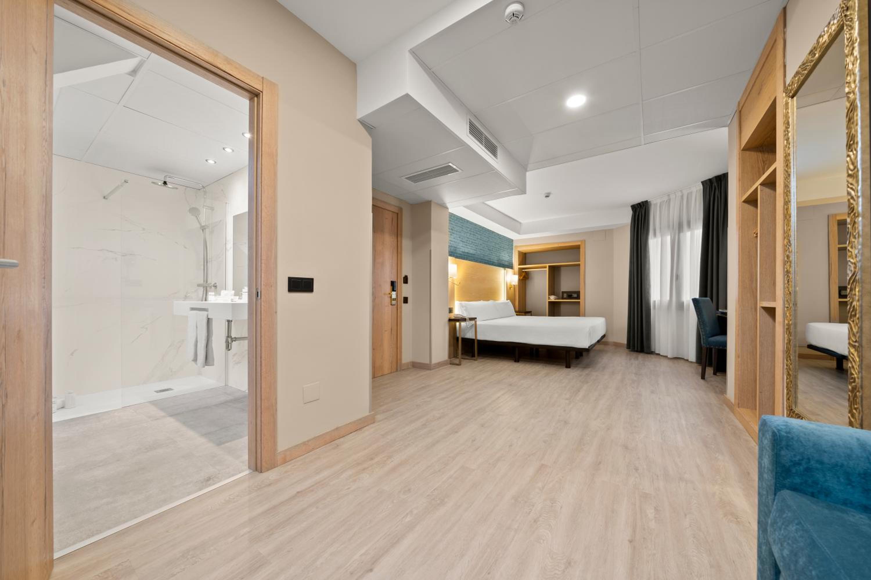 Double Room with Living Room  - Photo 3