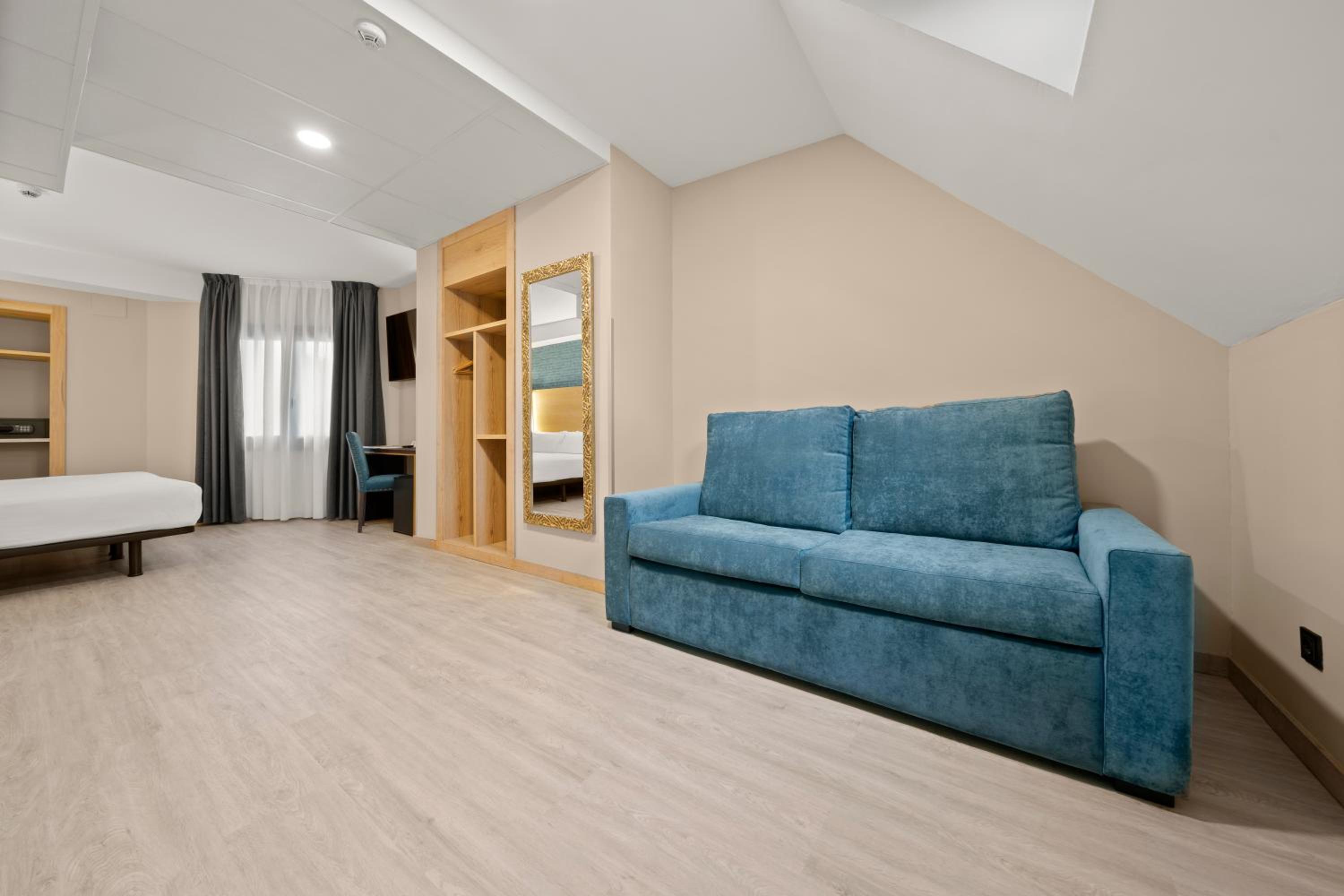 Double Room with Living Room  - Photo 4