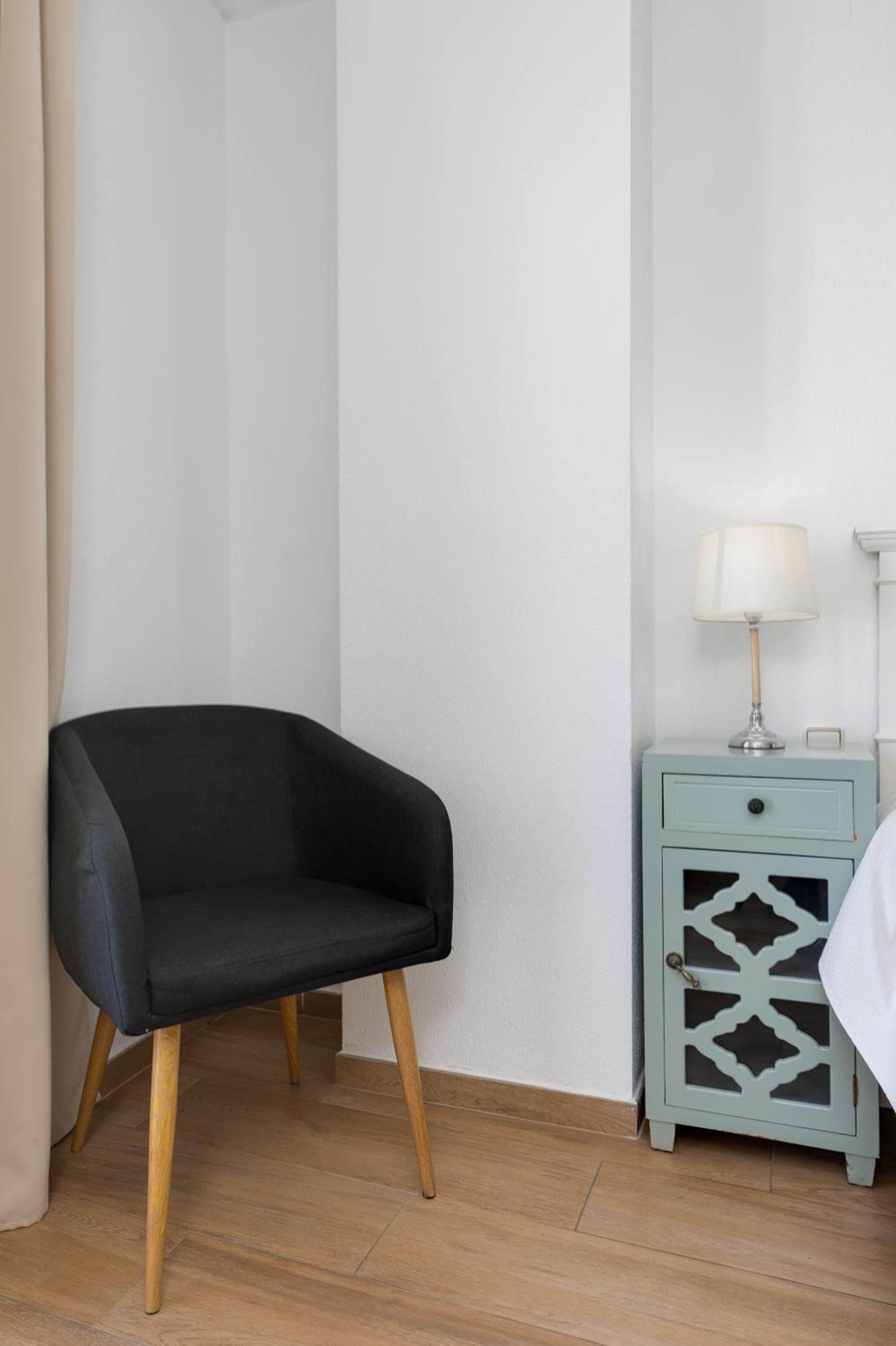 Double or Twin Room with City View - Photo 34