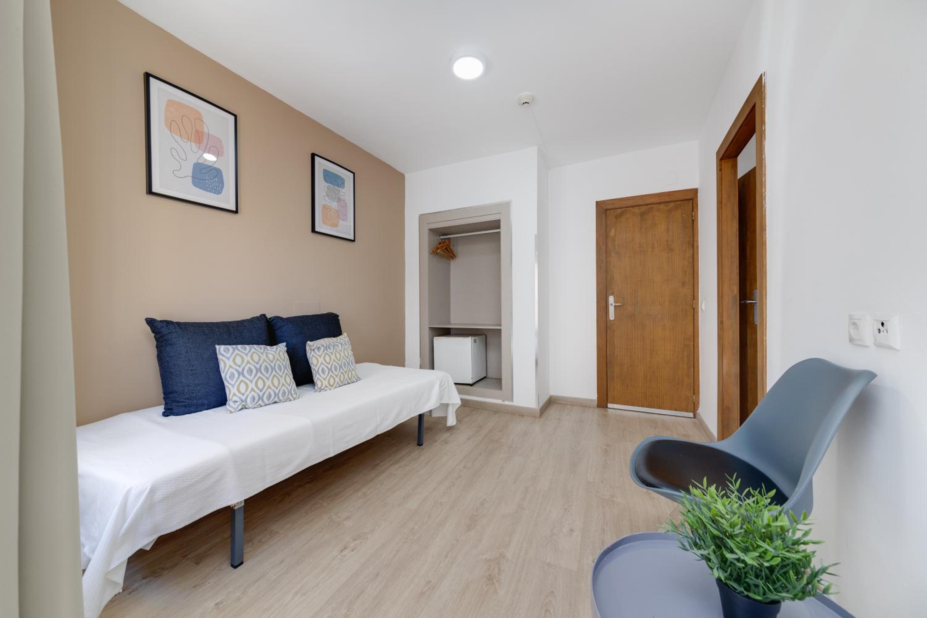 Triple Room - Photo 6