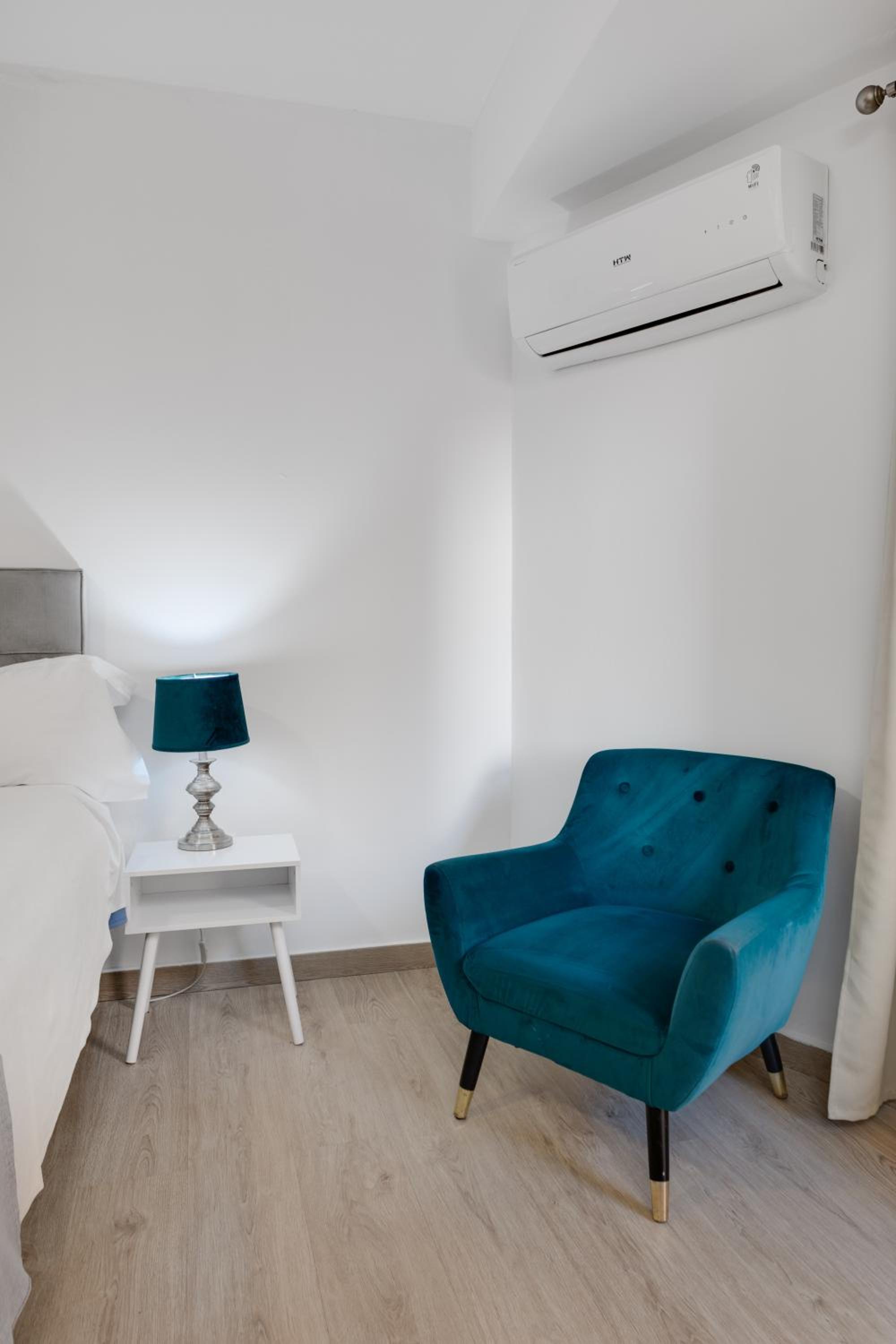 Double or Twin Room with Terrace - Photo 2