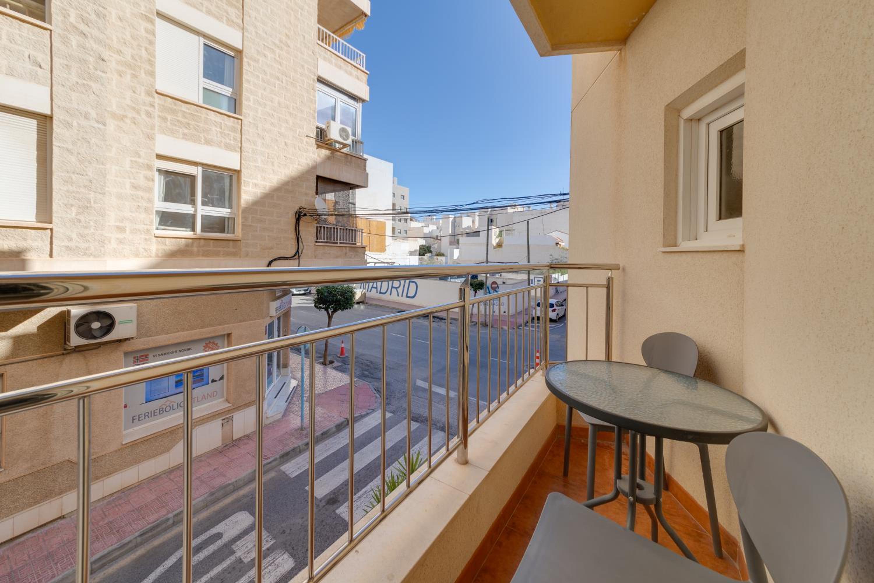 Double or Twin Room with Terrace - Photo 13