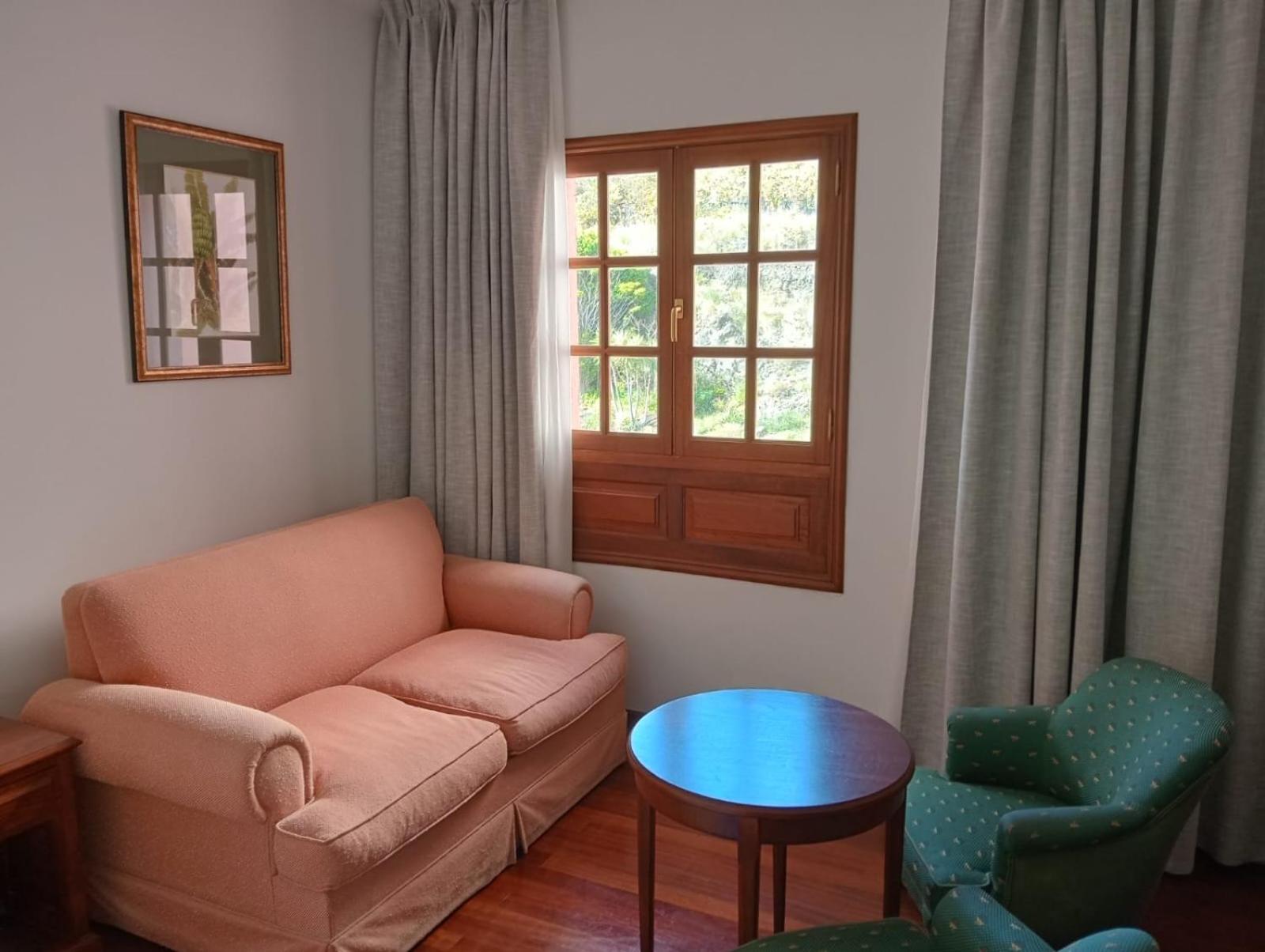 Standard Double Room - Photo 2