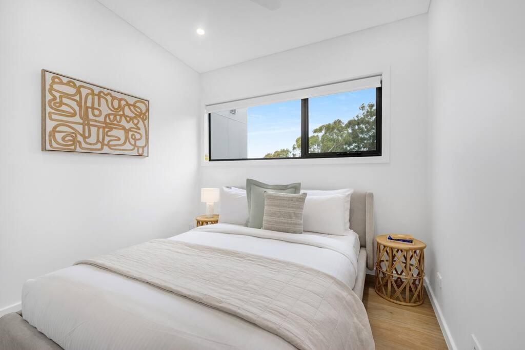 Three-Bedroom House photo 2
