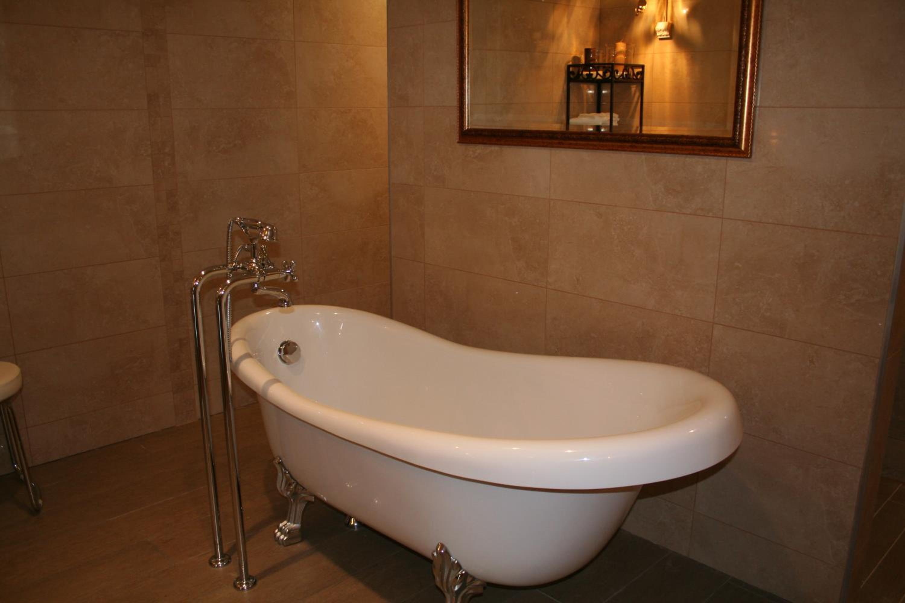 Suite - Photo 3