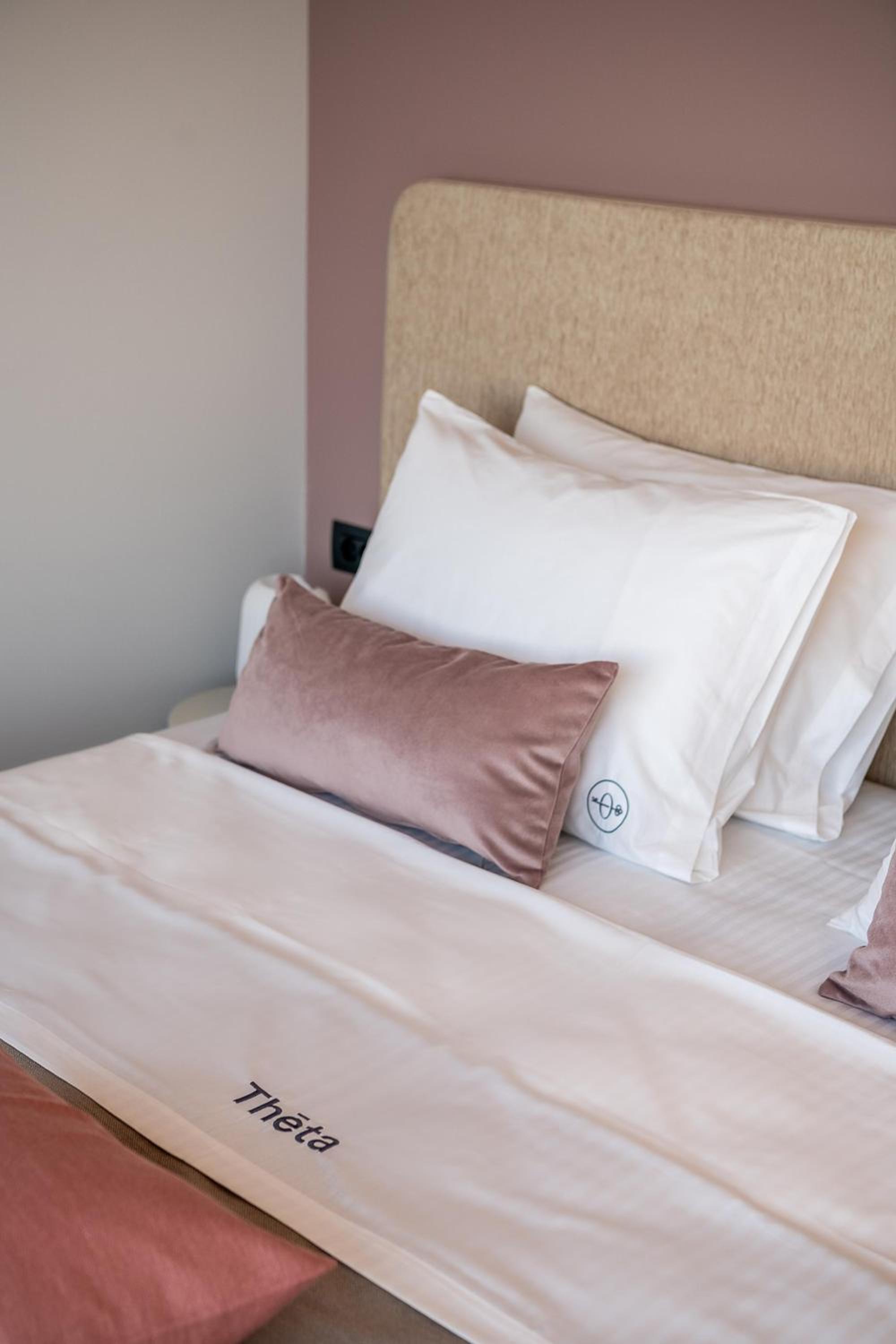 Deluxe Triple Room with Sea View - Photo 24