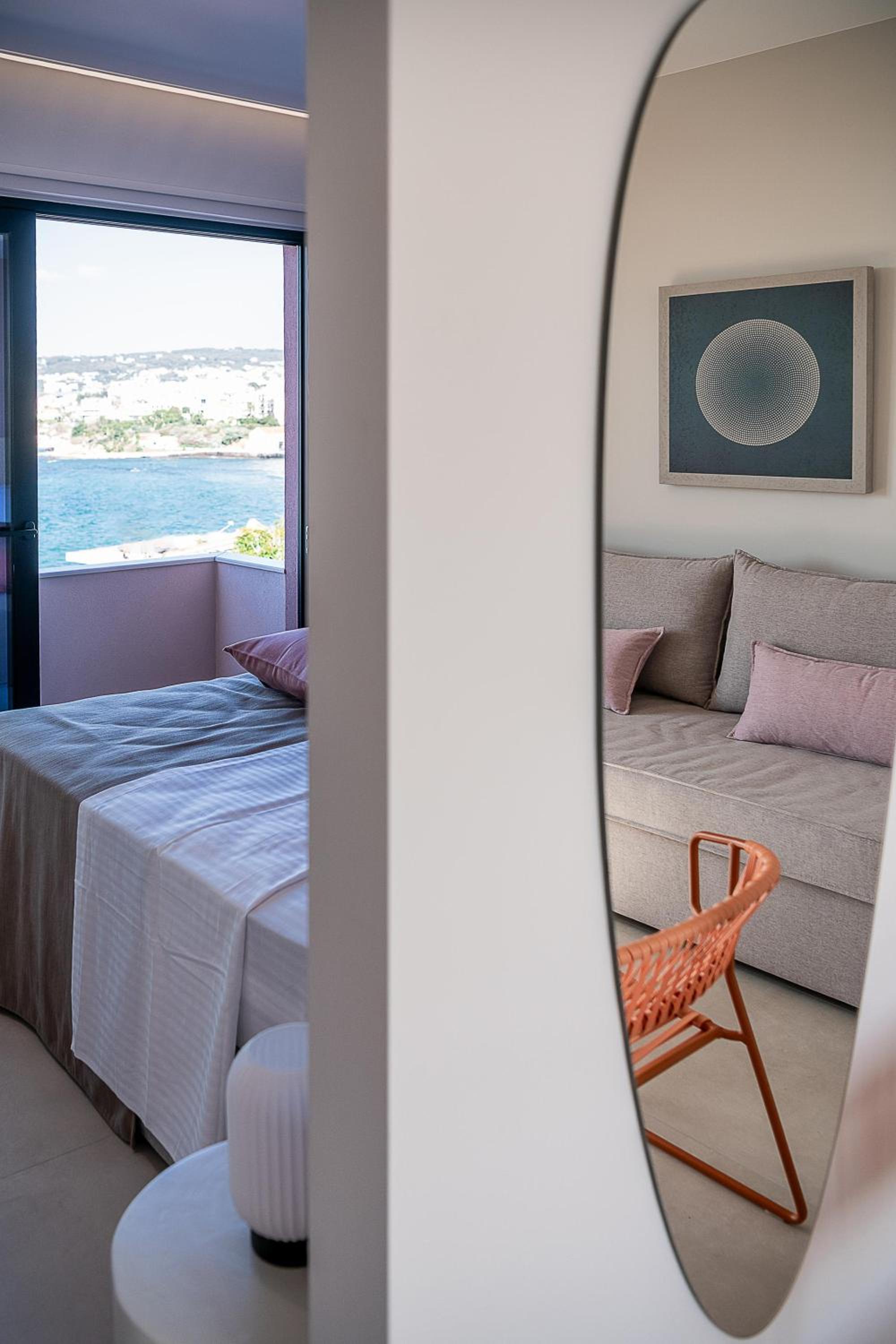 Deluxe Triple Room with Sea View - Photo 6