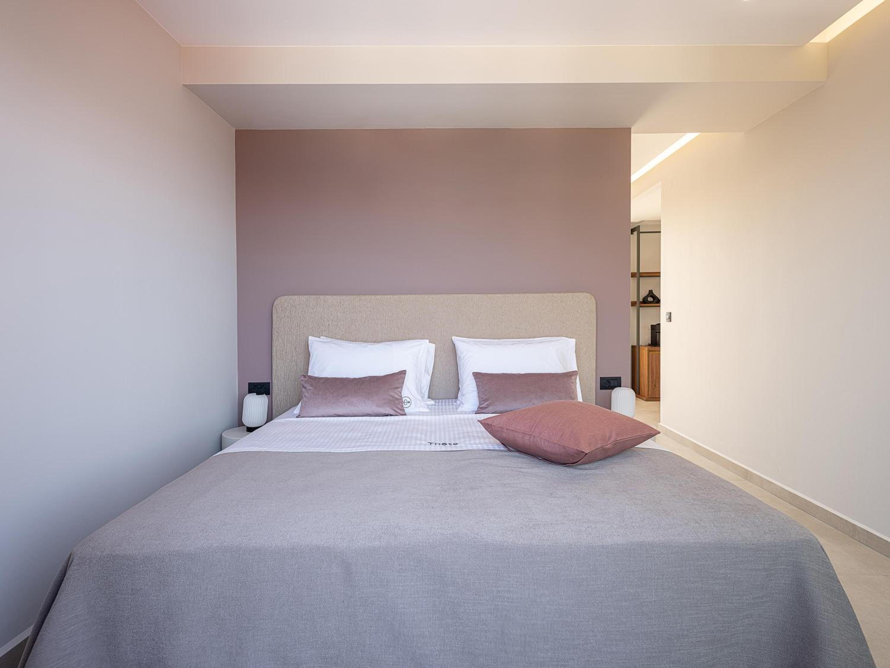 Deluxe Triple Room with Sea View - Photo 25