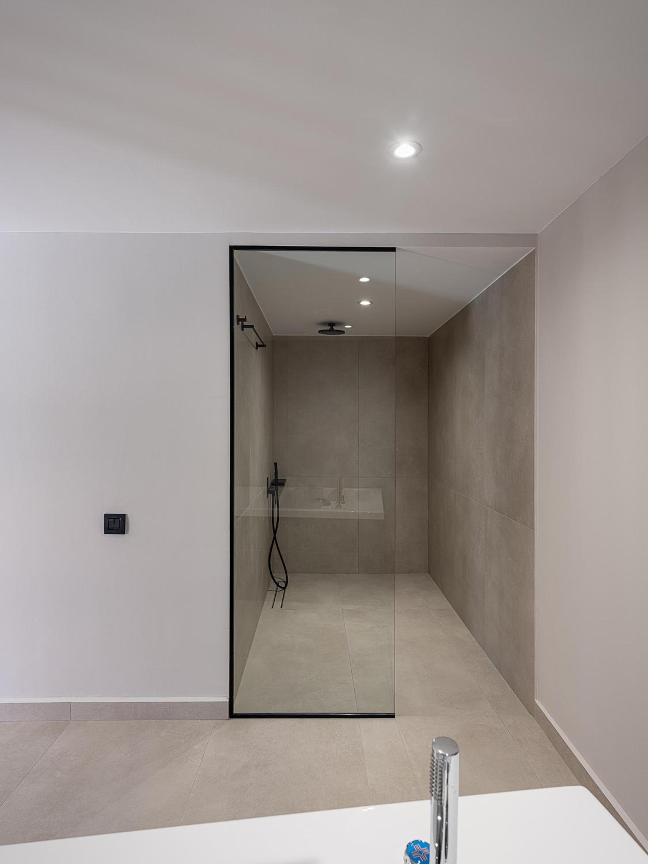 Double Room with Spa Bath - Photo 11
