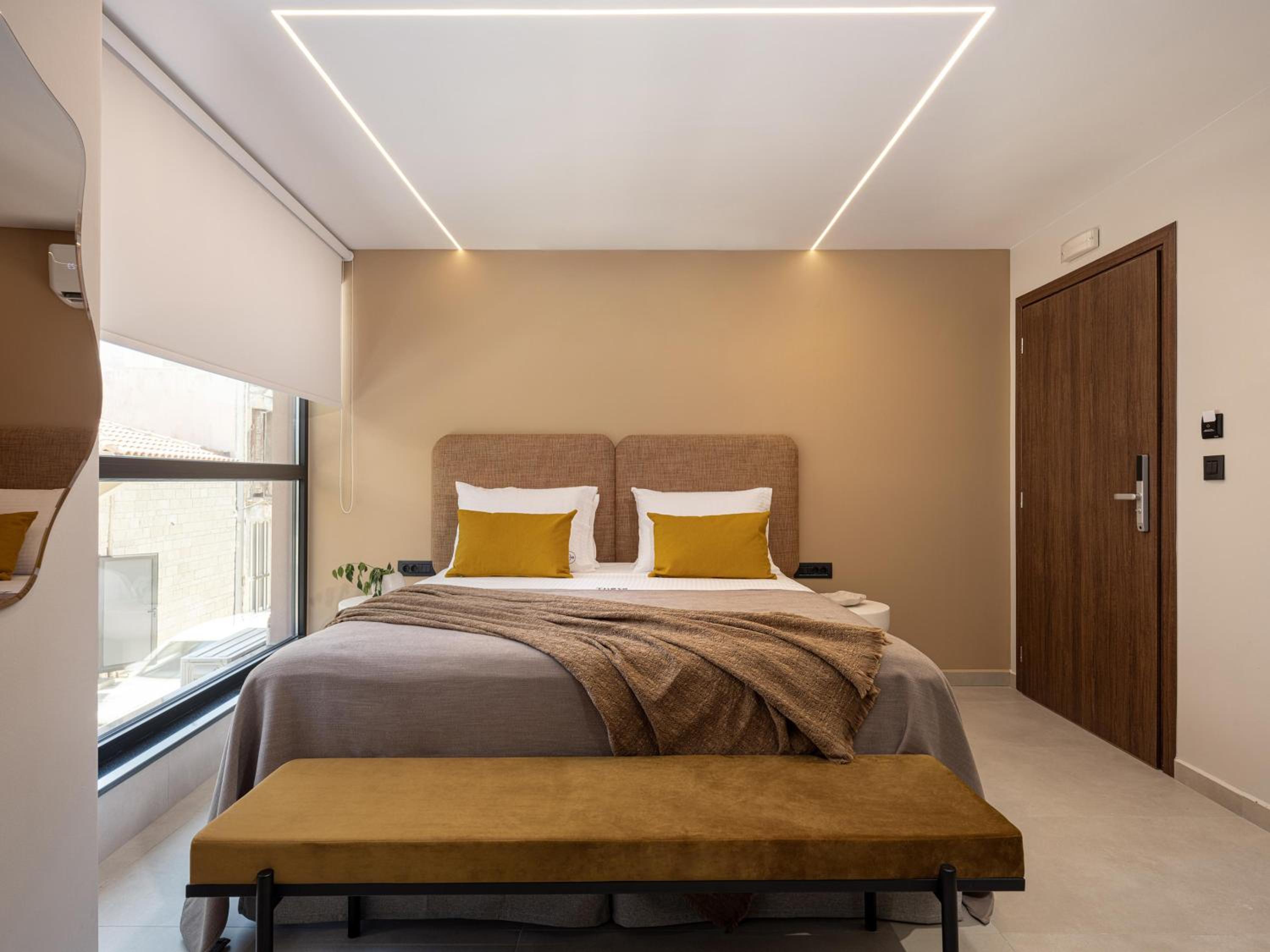 Double Room with Spa Bath - Photo 2