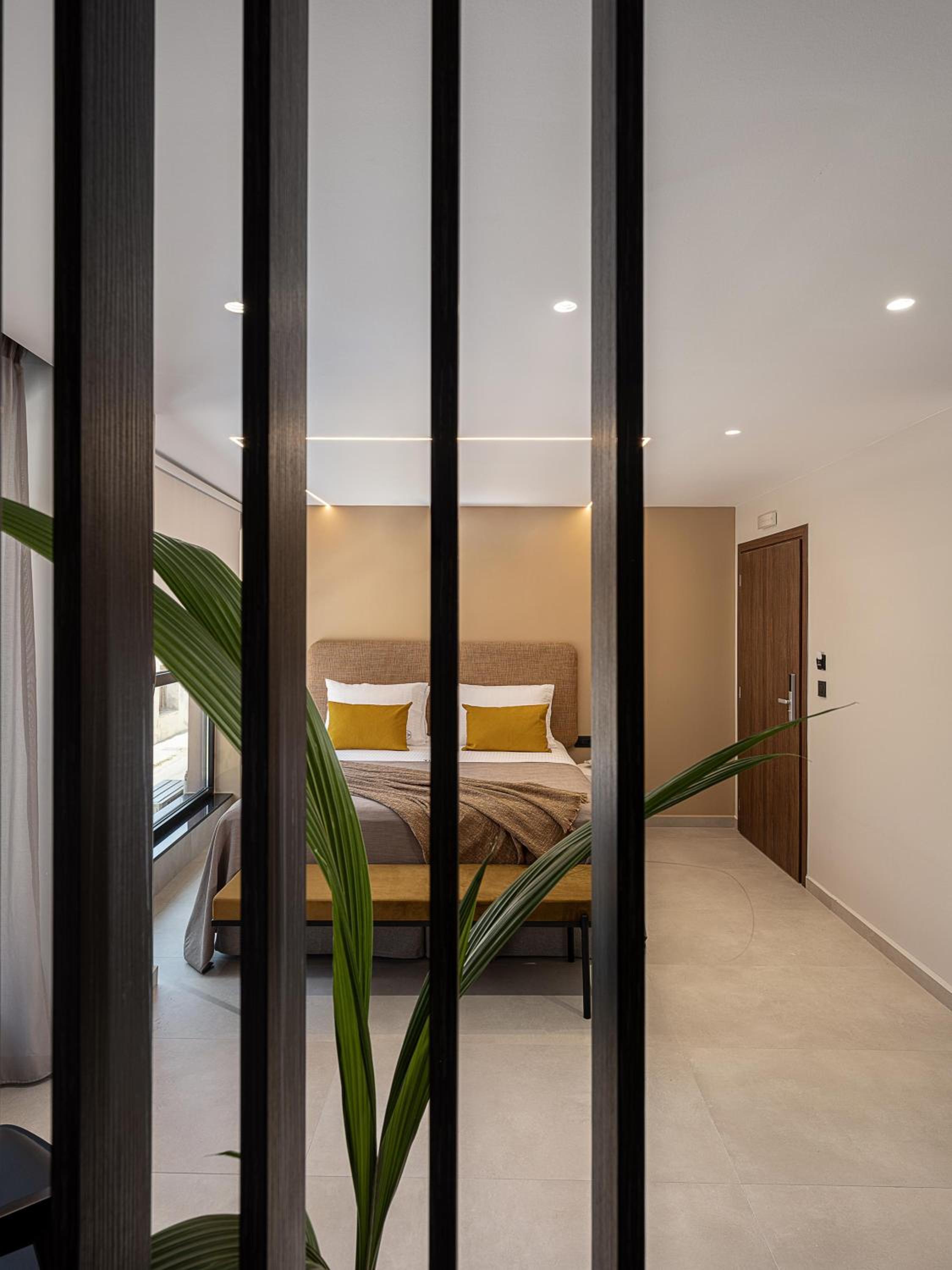 Double Room with Spa Bath - Photo 3