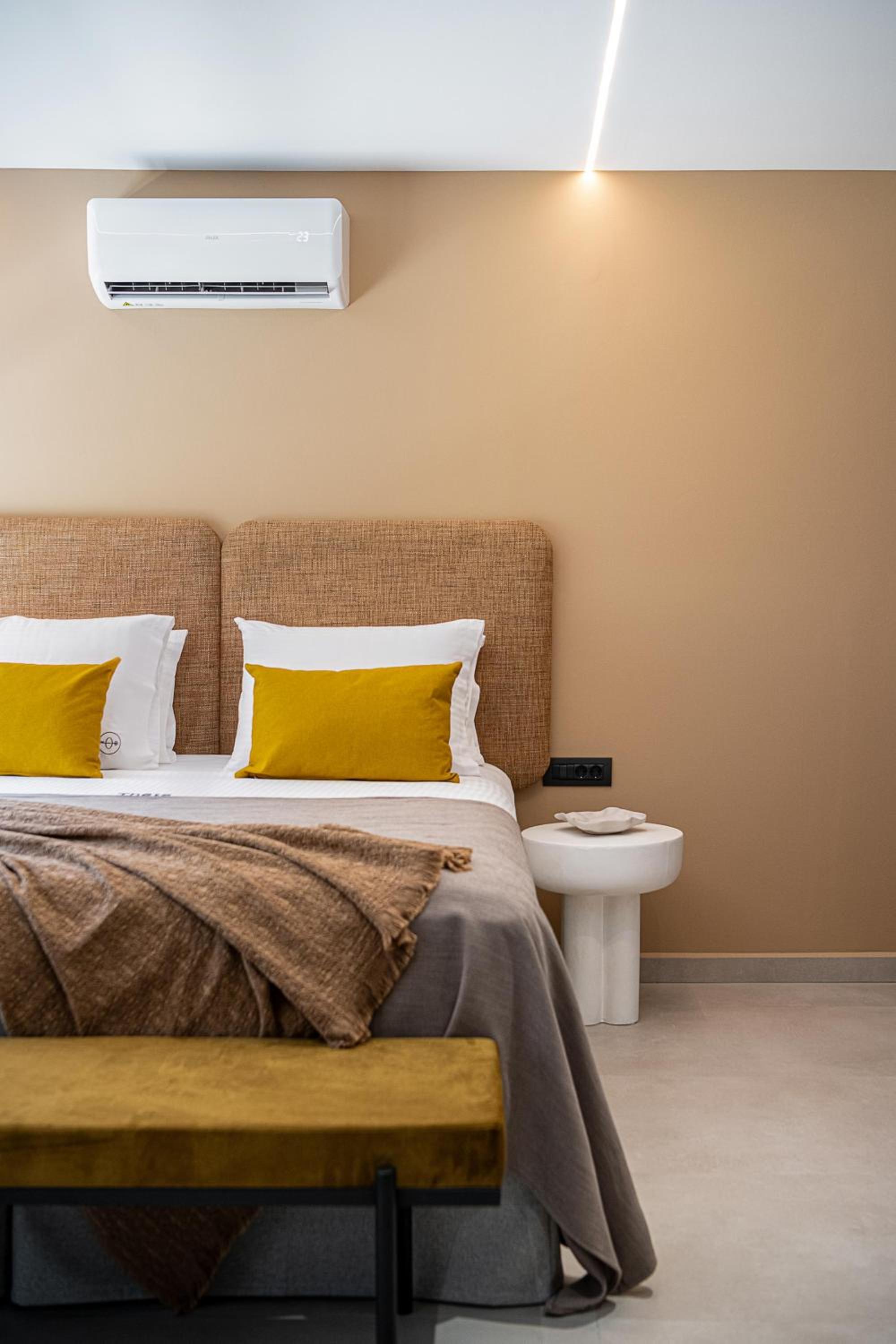 Double Room with Spa Bath - Photo 7