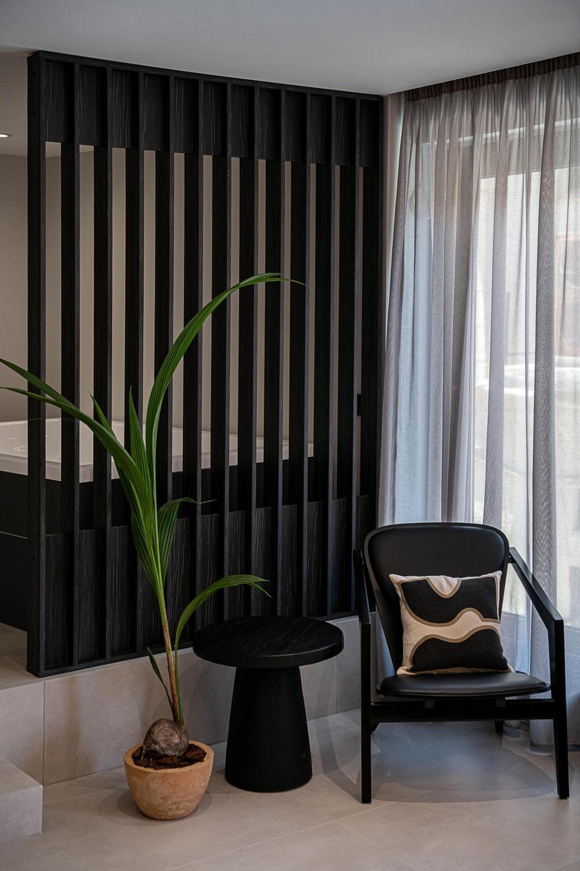 Double Room with Spa Bath - Photo 18
