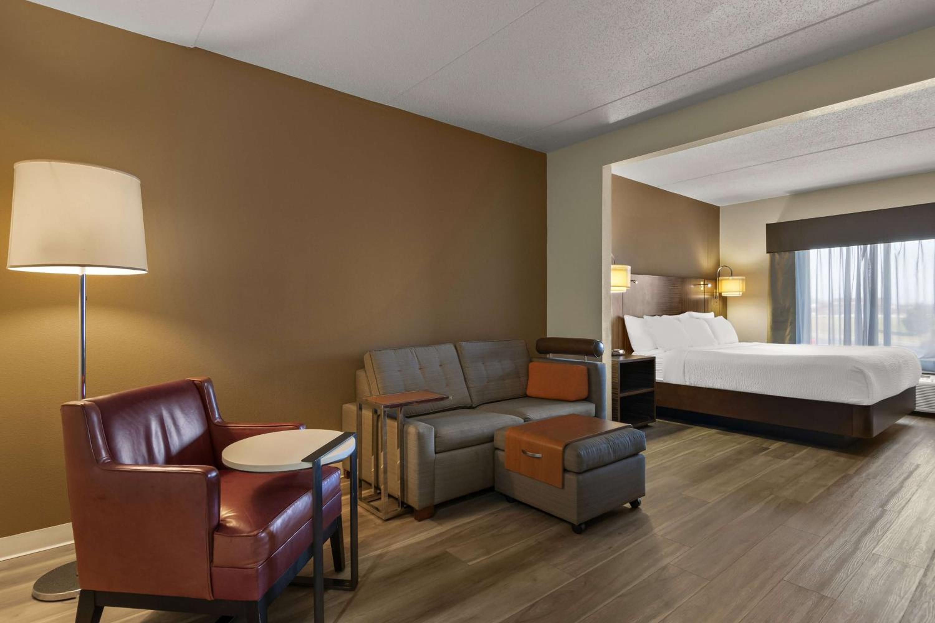 King Studio Suite - Non-Smoking - Photo 1