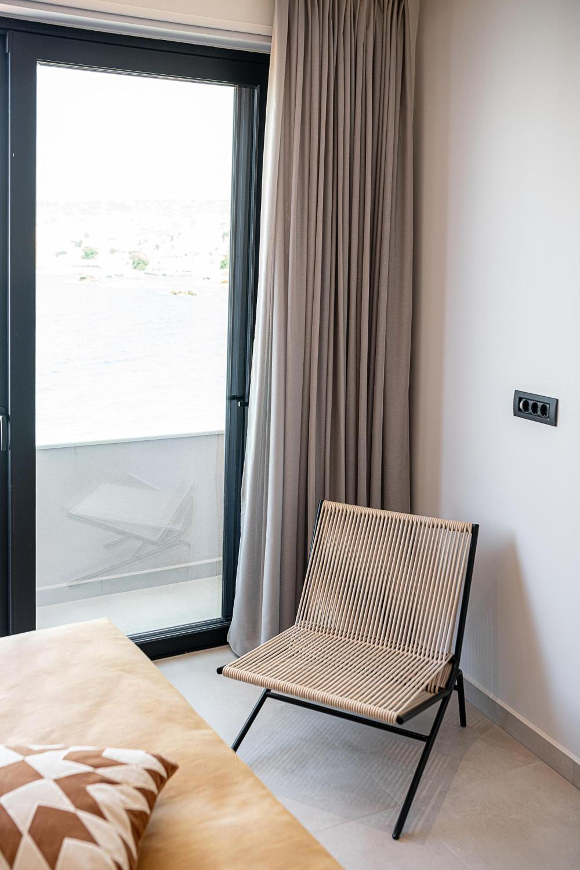 Deluxe Double Room with Sea View photo 2