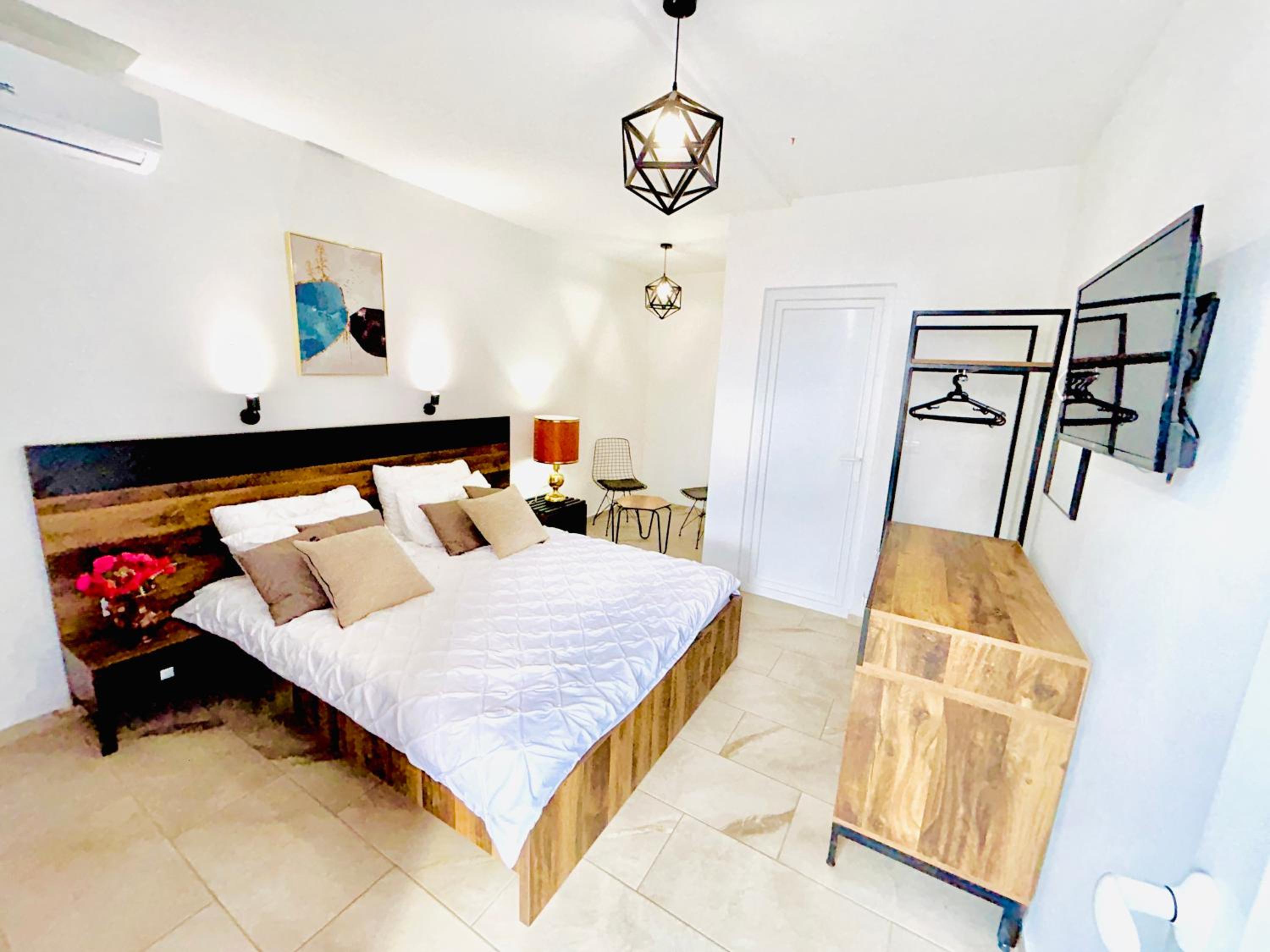 Double Room - Photo 5
