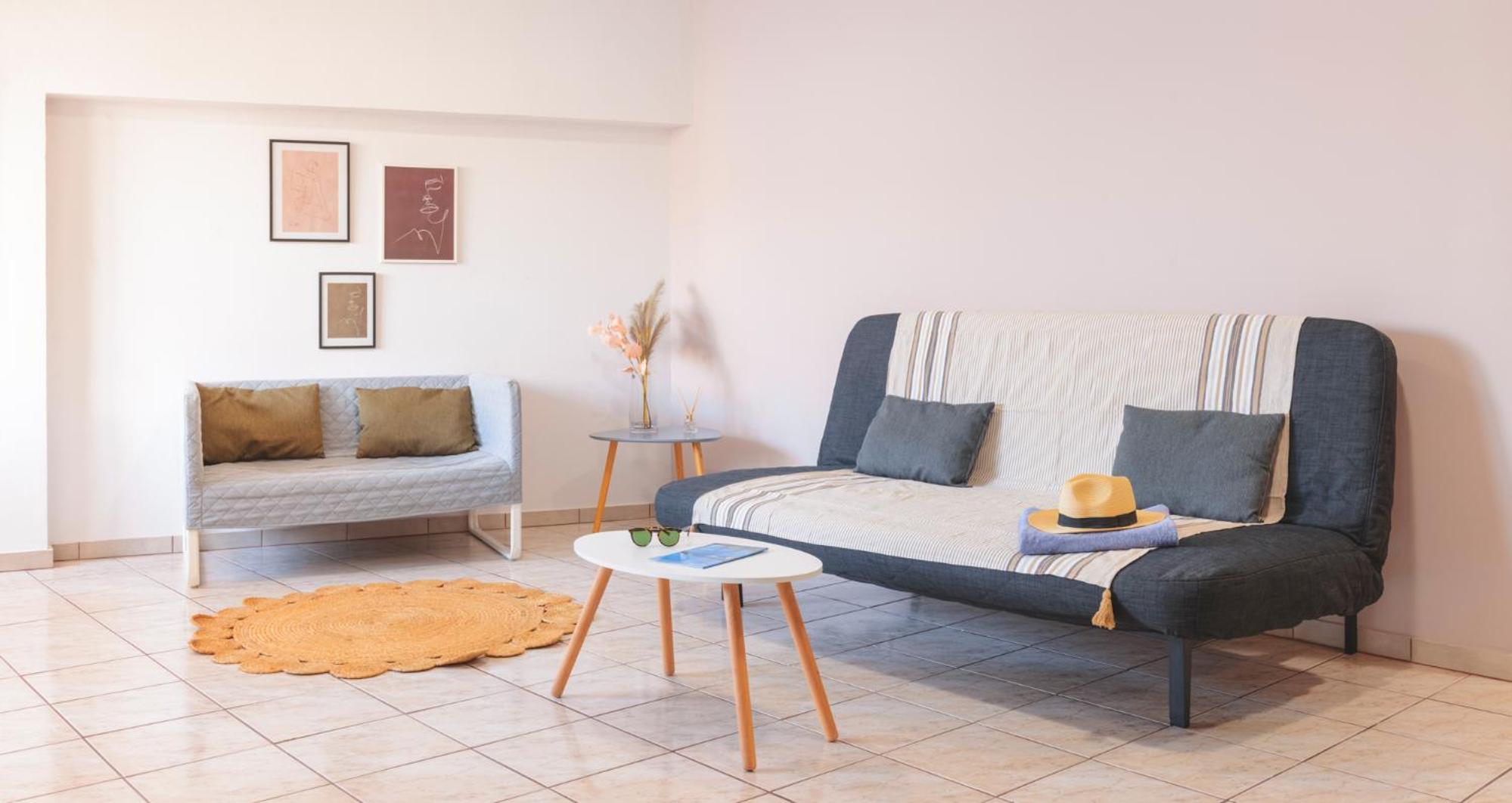 One-Bedroom Apartment with Balcony and Sea View photo 1