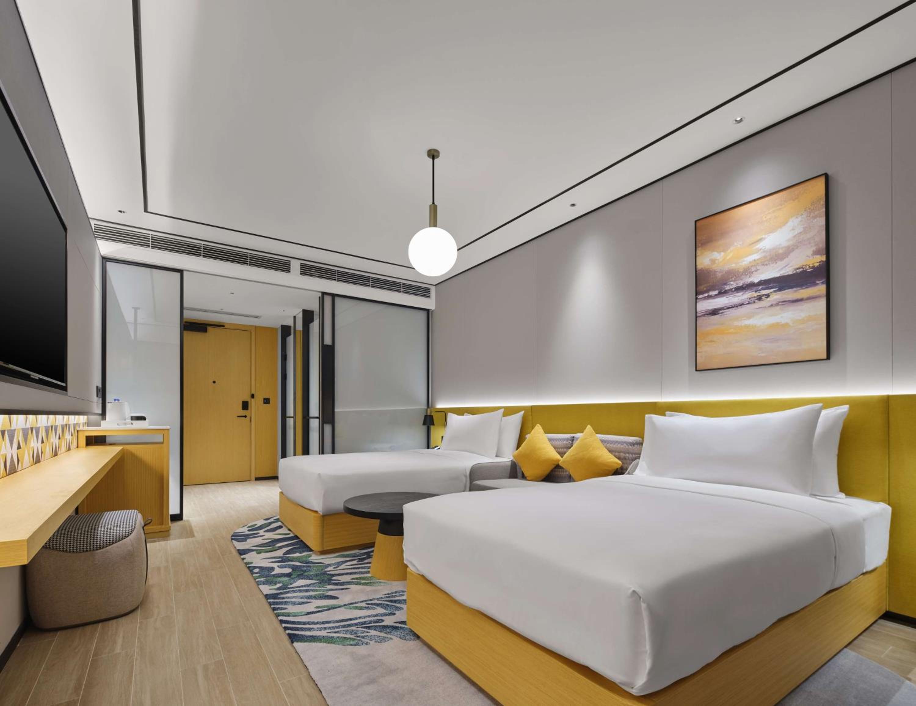 Twin Room thumbnail 6