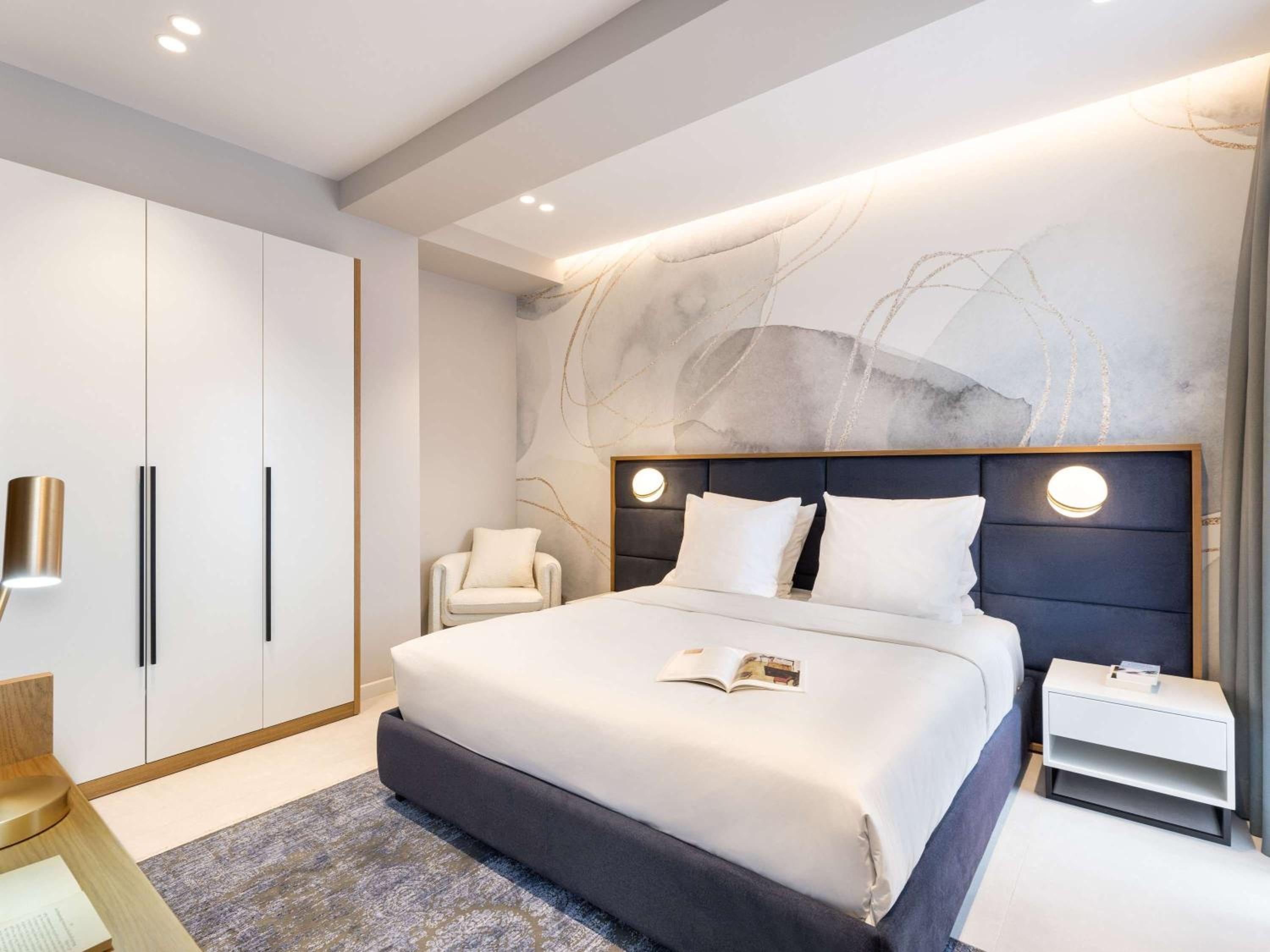 Privilege King Room with Balcony photo 1