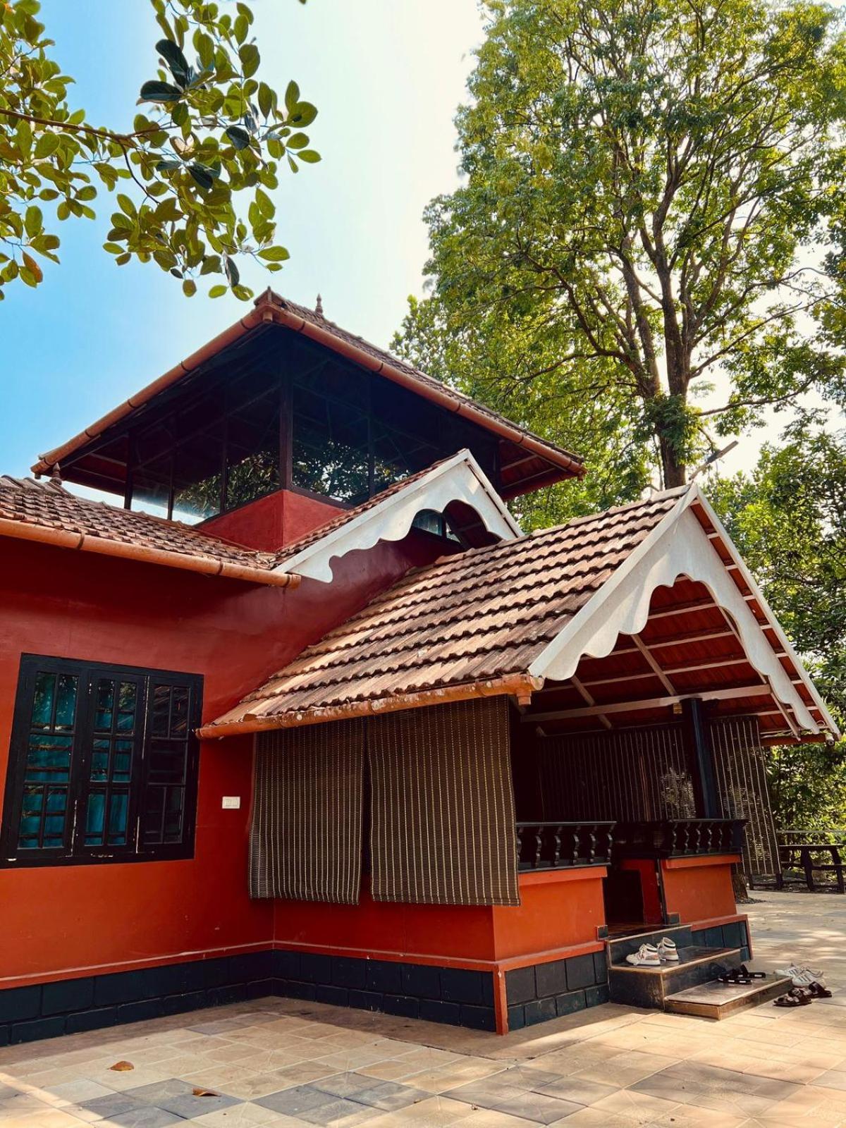 Villa photo 2