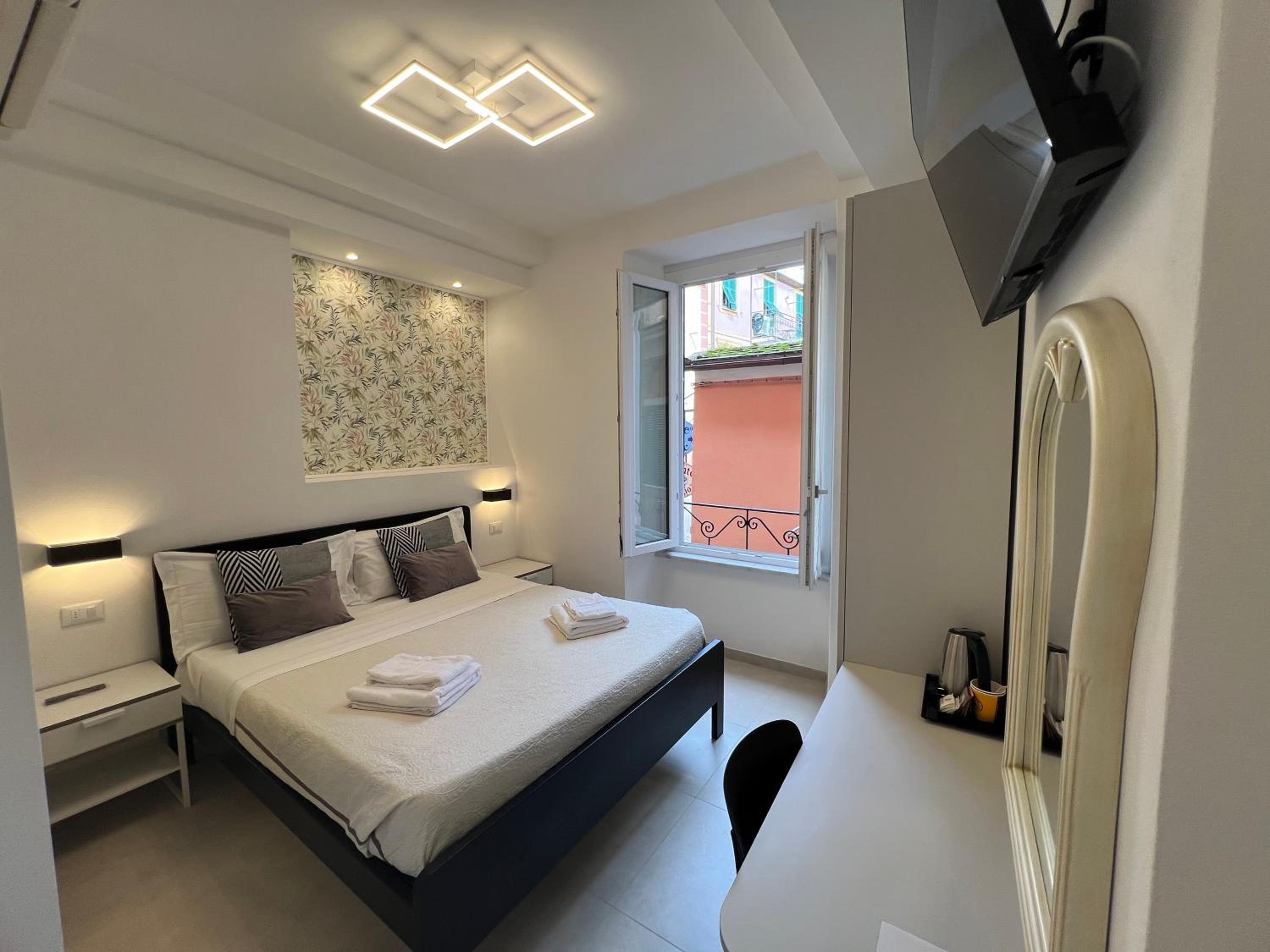 Double Room - Photo 24