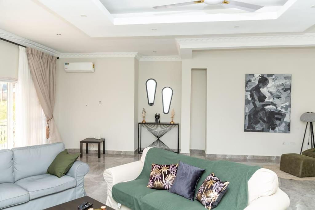 Three-Bedroom Villa photo 1
