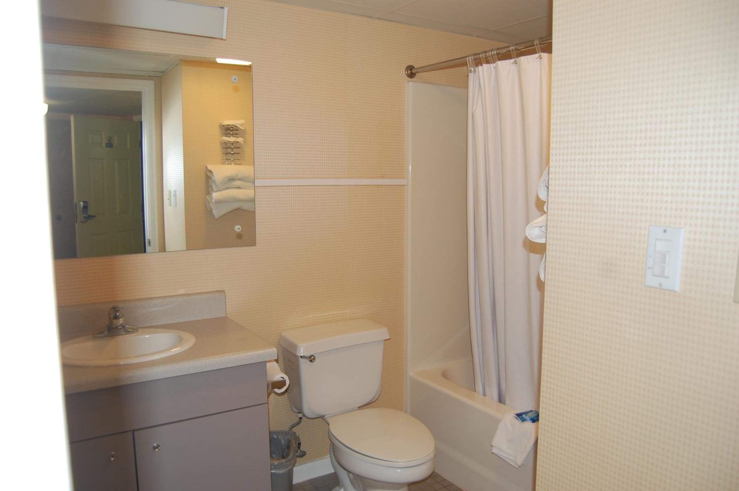 Suite with King Bed, Fireplace - Photo 5