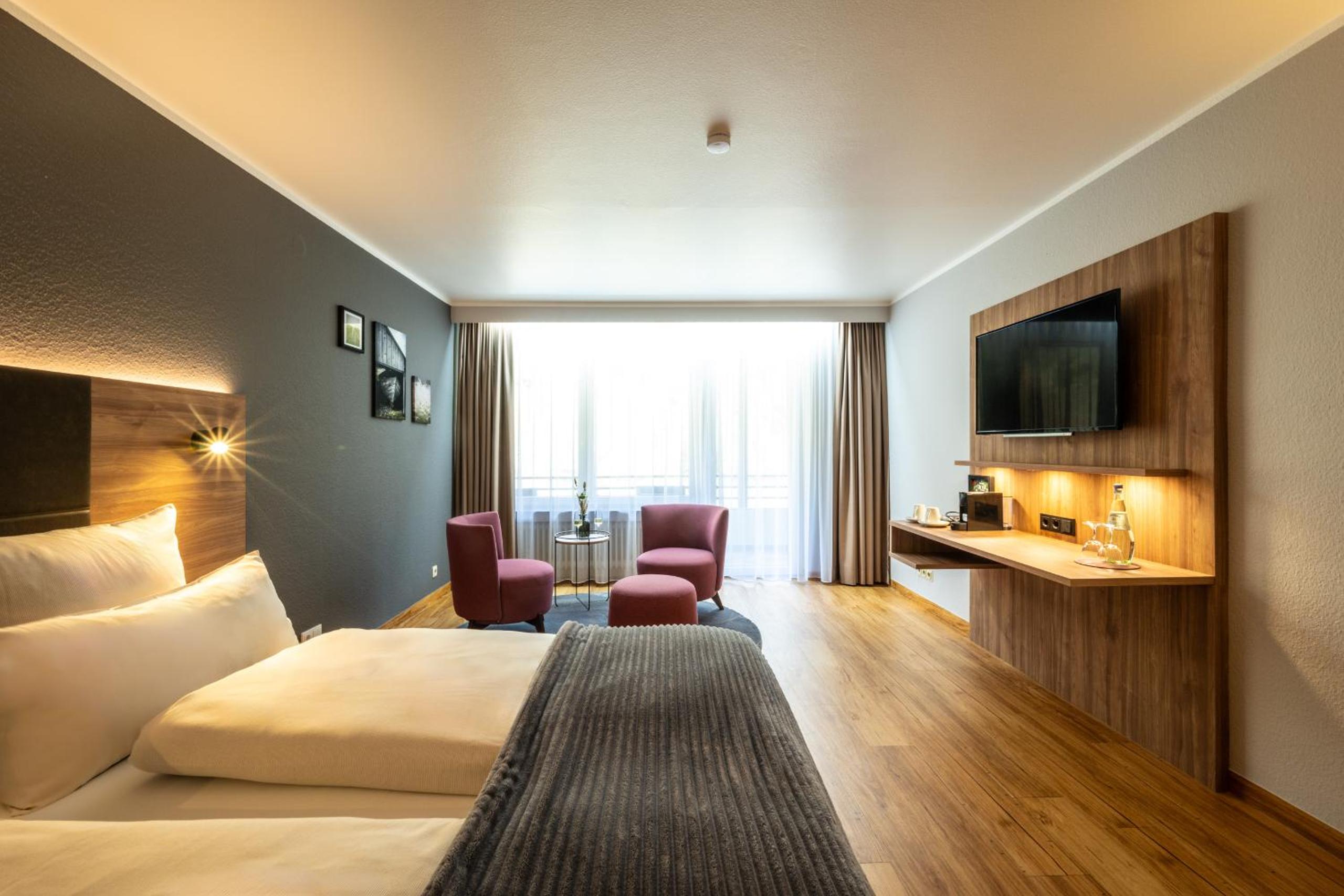 Deluxe Double Room with Balcony and River View
