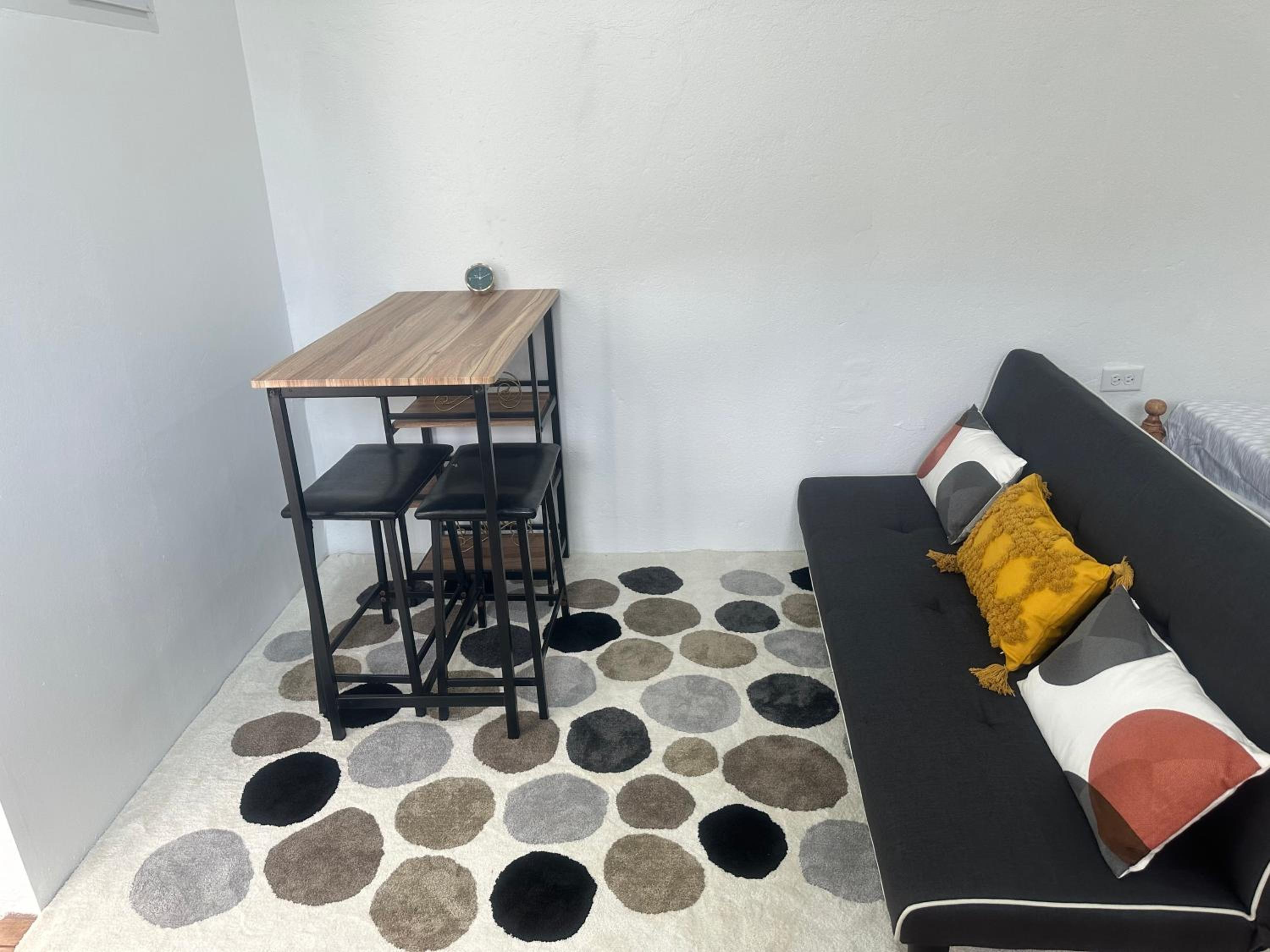 One-Bedroom Apartment photo 3