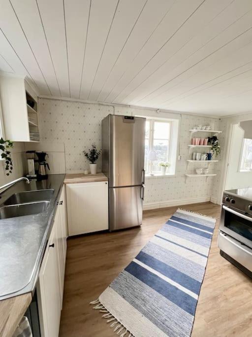 Three-Bedroom House photo 3