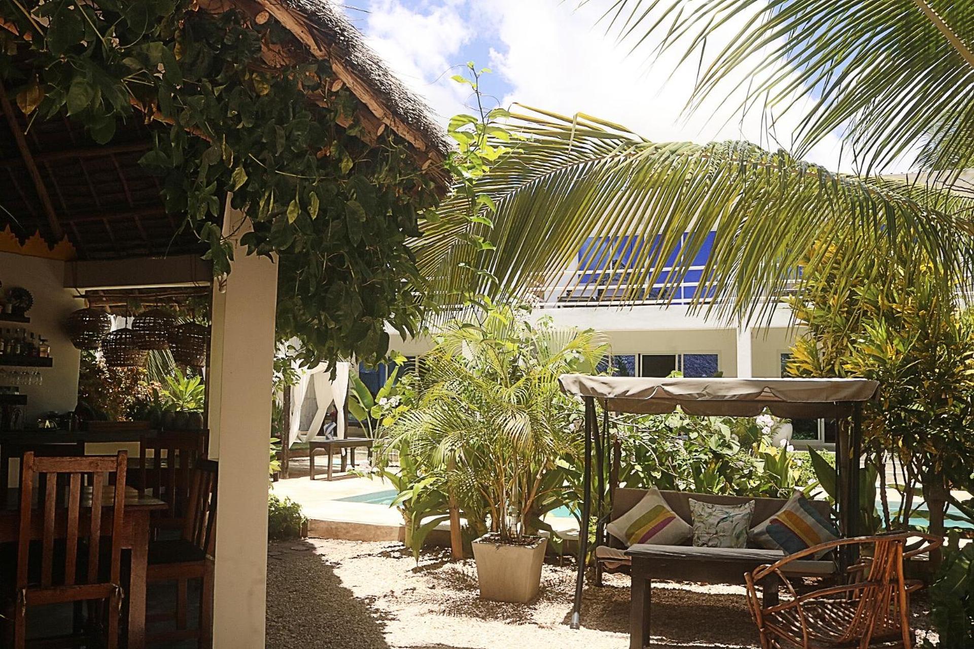 Deluxe Double Room with Balcony - Photo 4