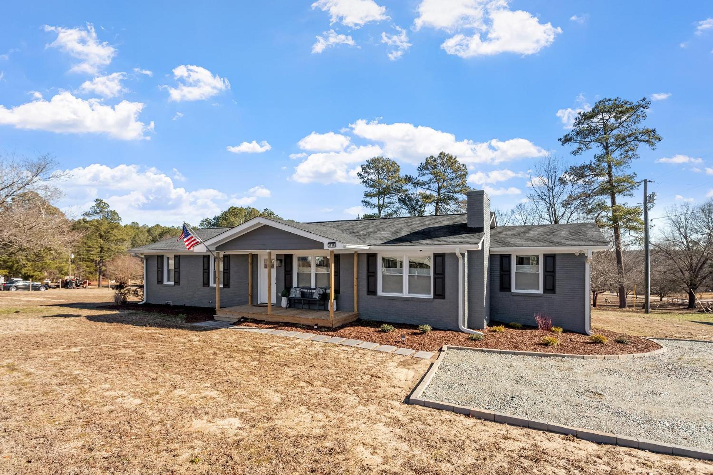 Four-Bedroom House photo 2