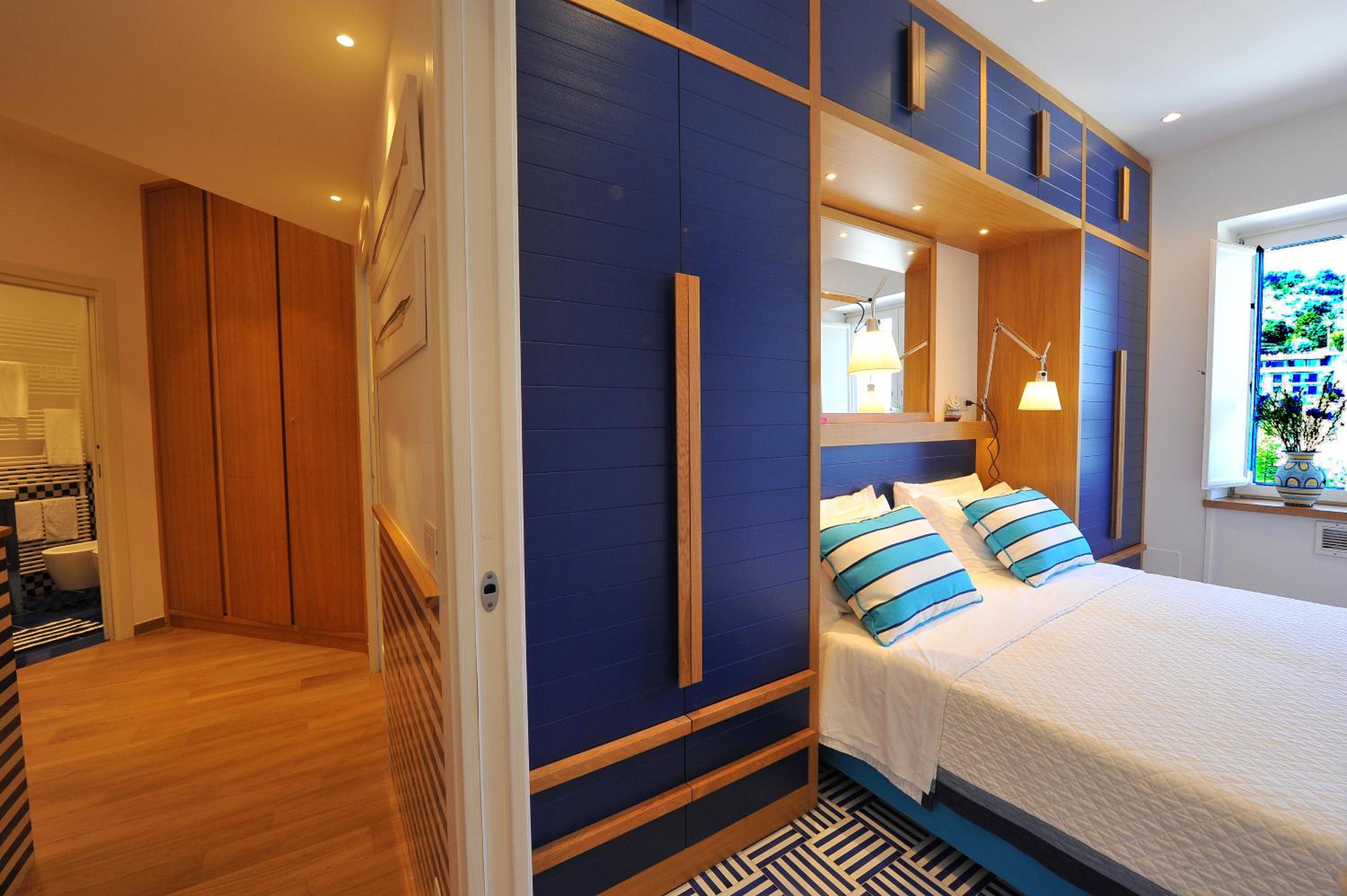 Deluxe Suite with Sea View