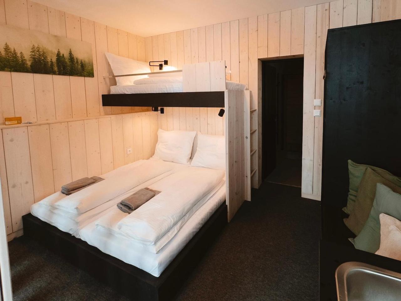 Triple Room with Mountain View