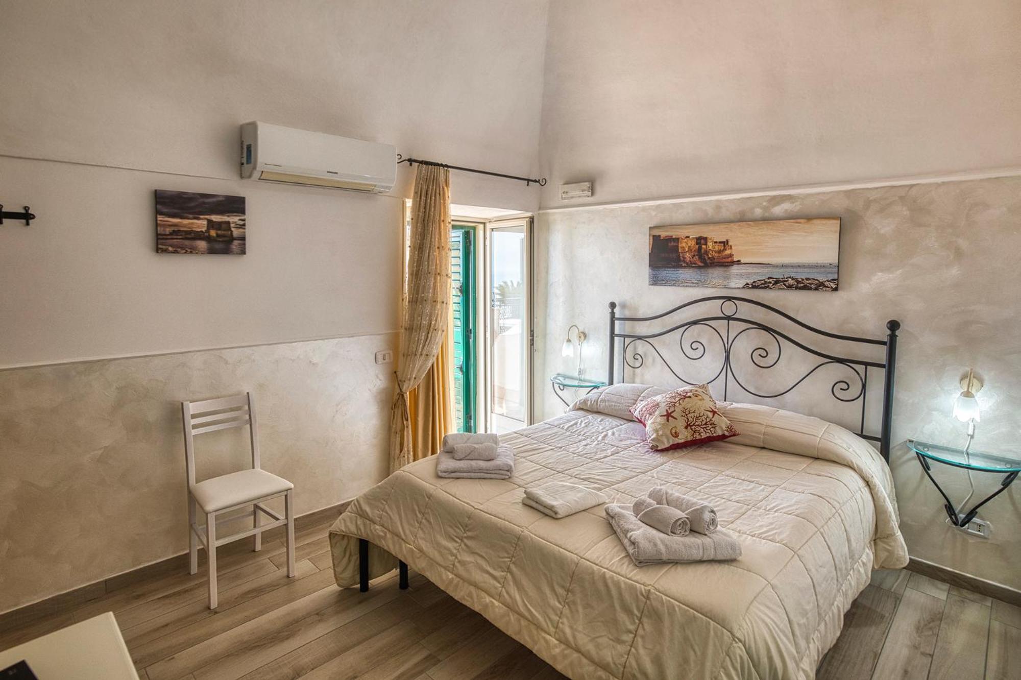 Double Room with Sea View - Photo 23