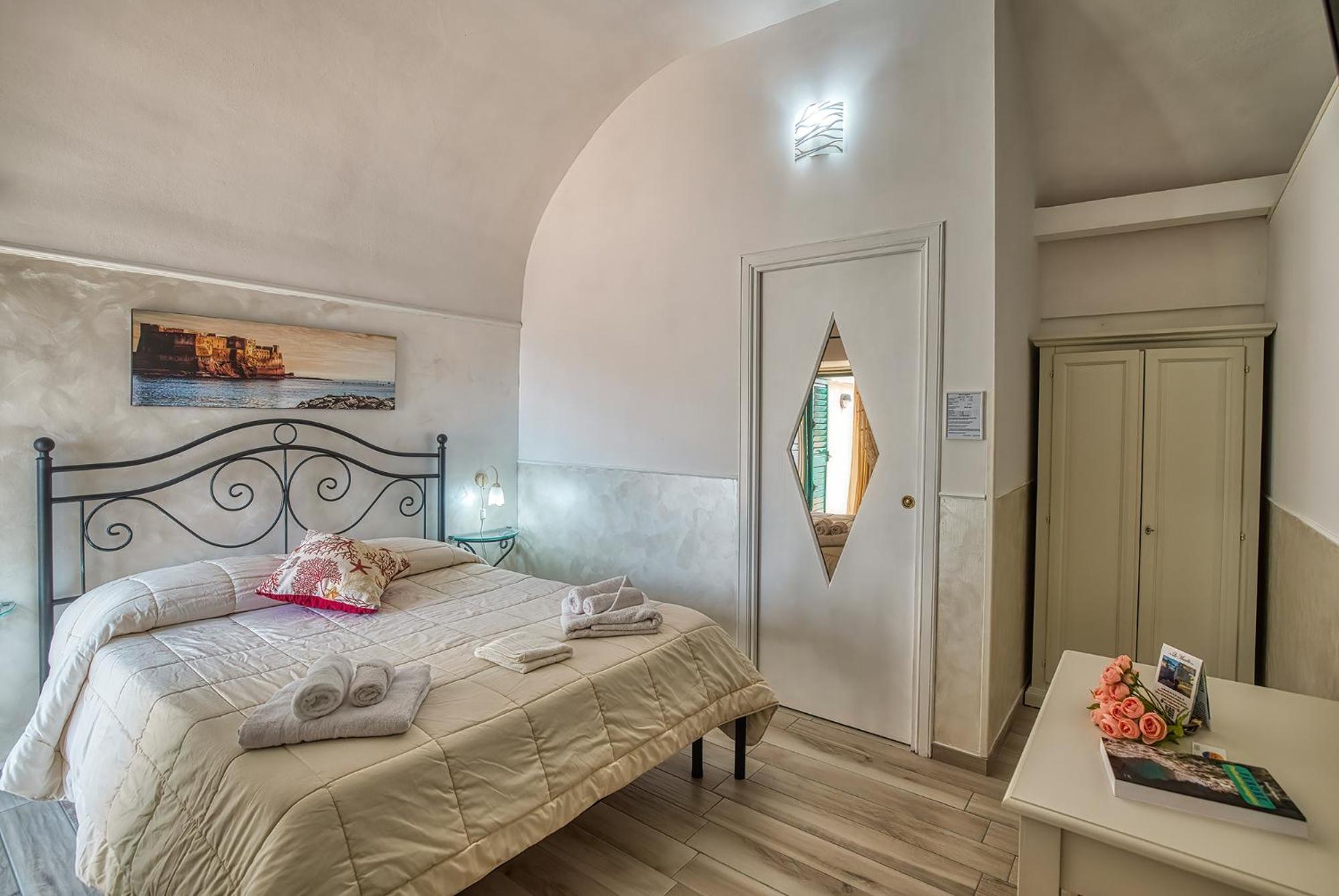 Double Room with Sea View - Photo 24