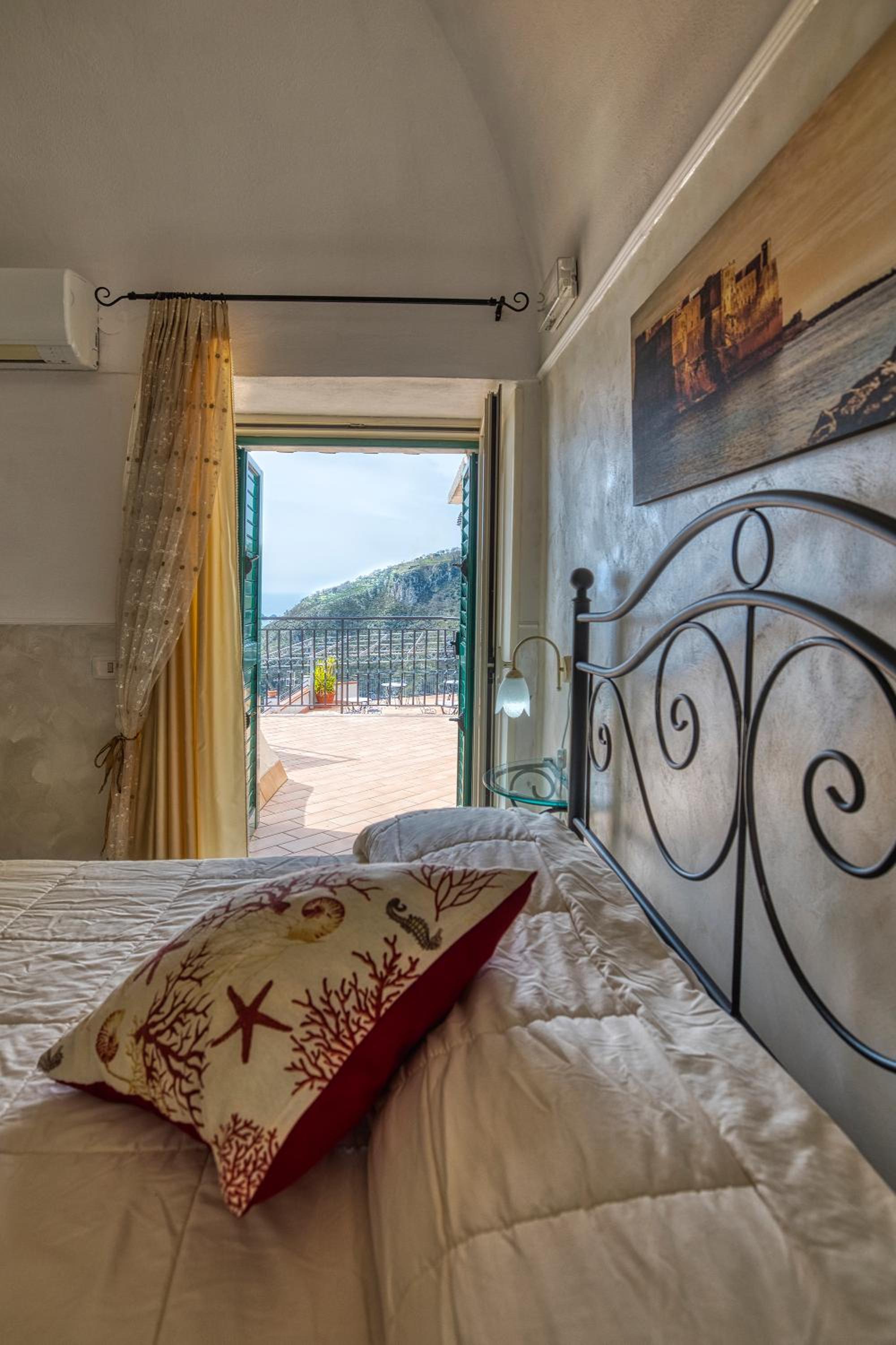 Double Room with Sea View - Photo 20