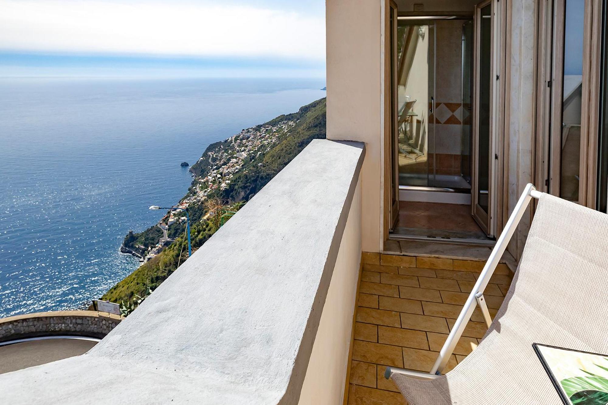 Double Room with Sea View - Photo 16